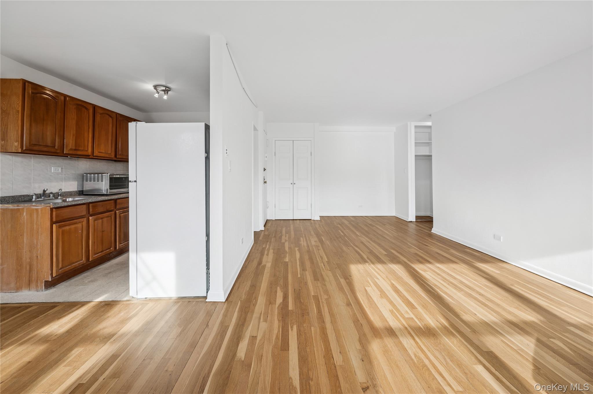 Coop Mosholu Bronx, NY 10471, MLS-950185-5