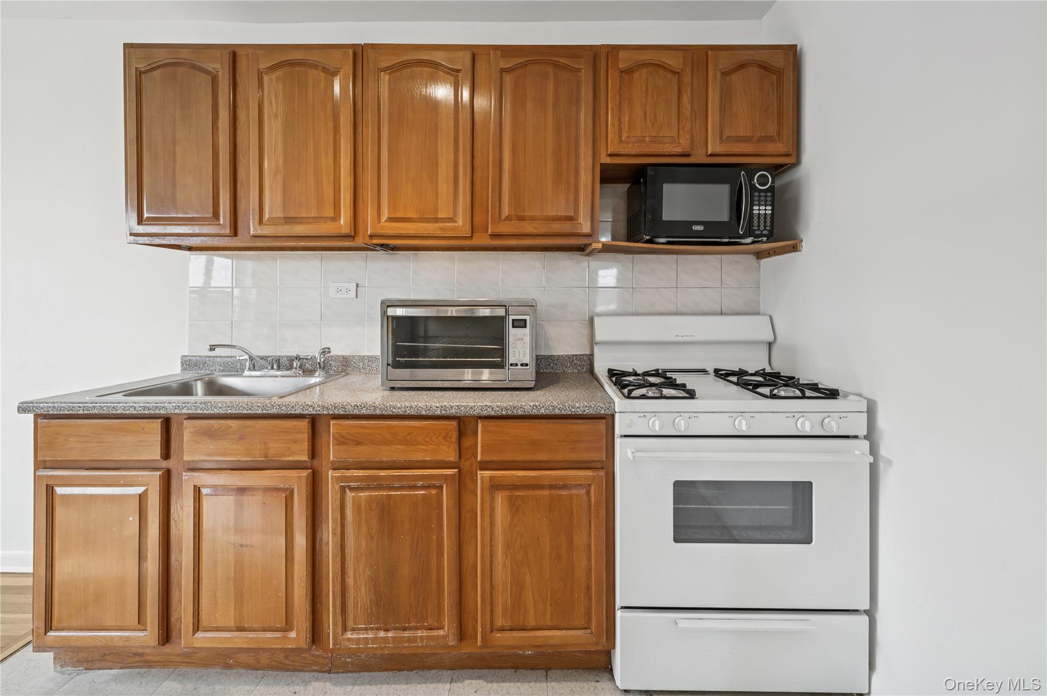 Coop Mosholu Bronx, NY 10471, MLS-950185-9