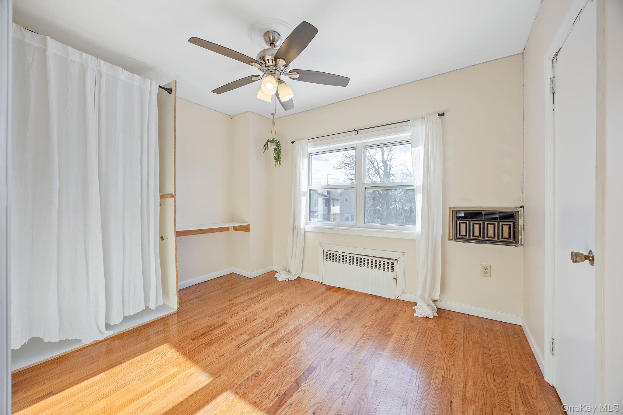 Single Family Bristol  Queens, NY 11417, MLS-950208-14