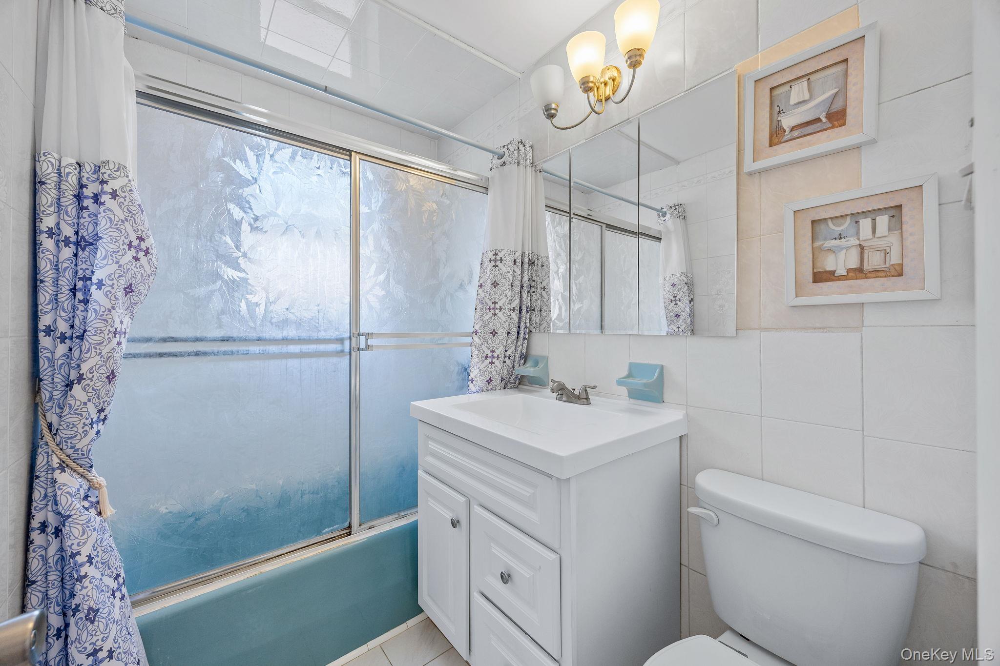 Single Family Bristol  Queens, NY 11417, MLS-950208-15