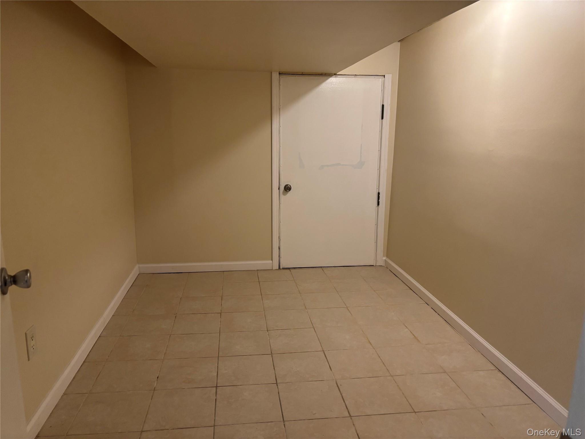 Single Family 221st Queens, NY 11413, MLS-950230-23