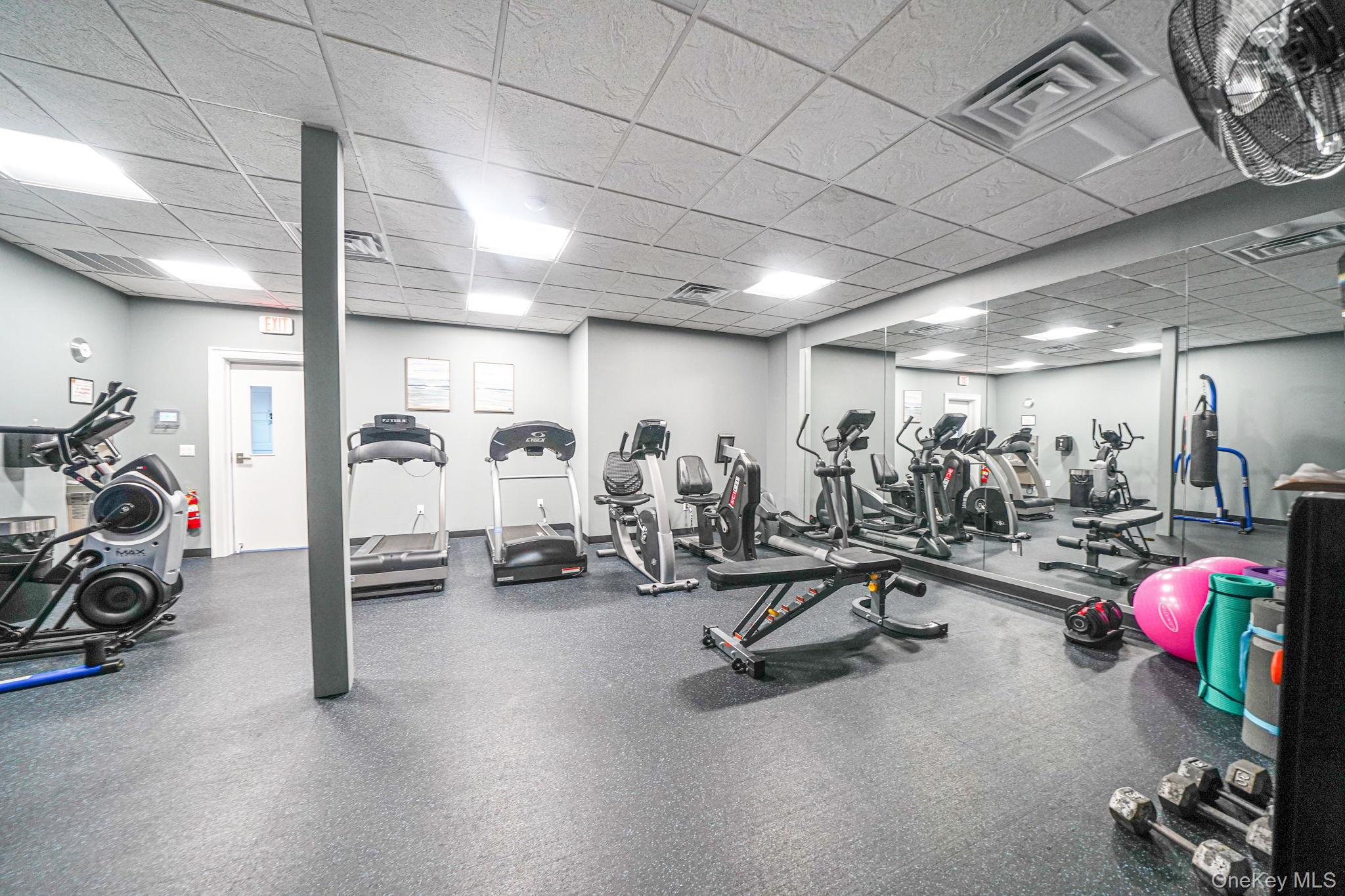 Condo Mirror Pond  Suffolk County, NY 11955, MLS-950265-28