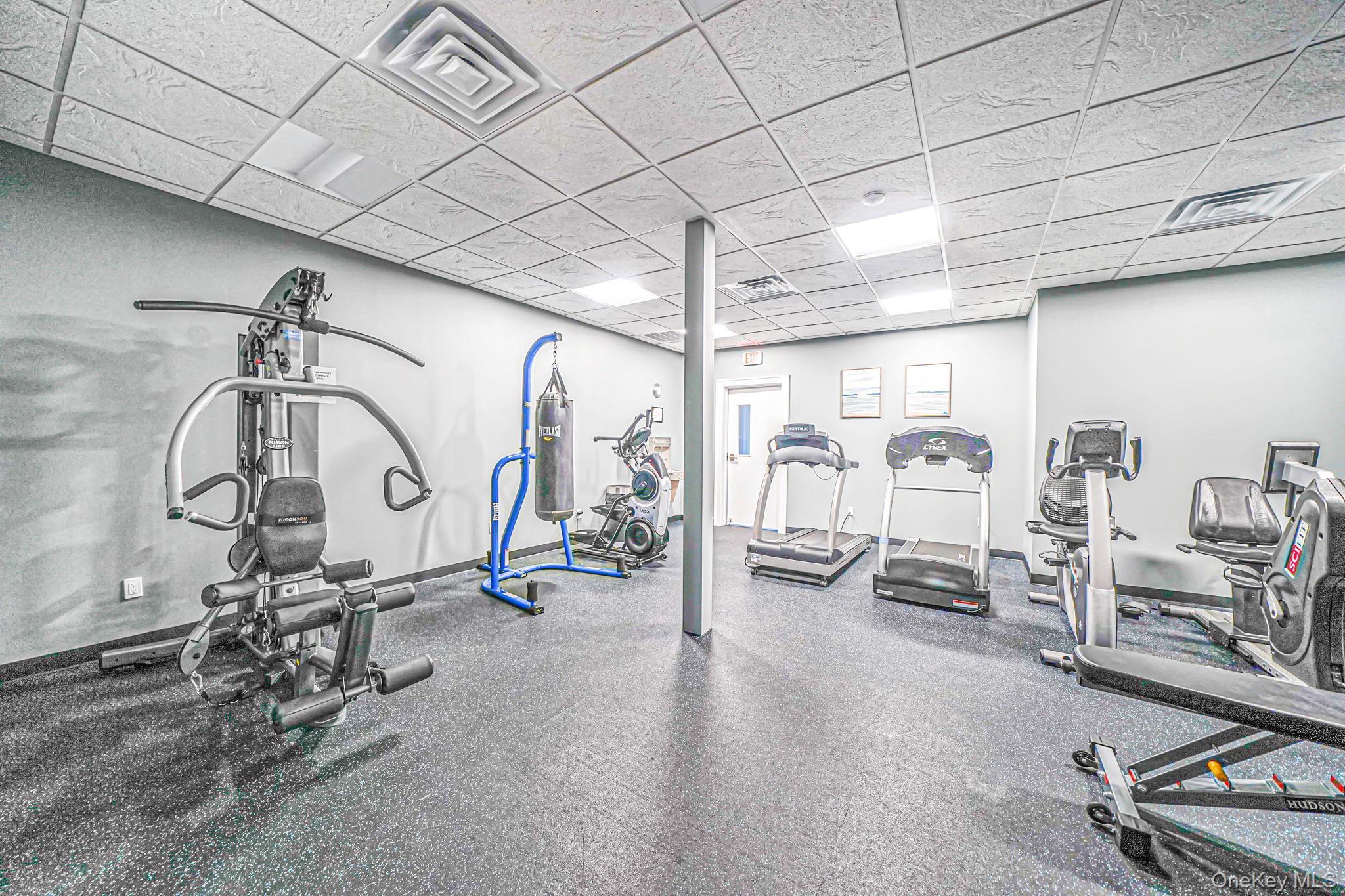 Condo Mirror Pond  Suffolk County, NY 11955, MLS-950265-29