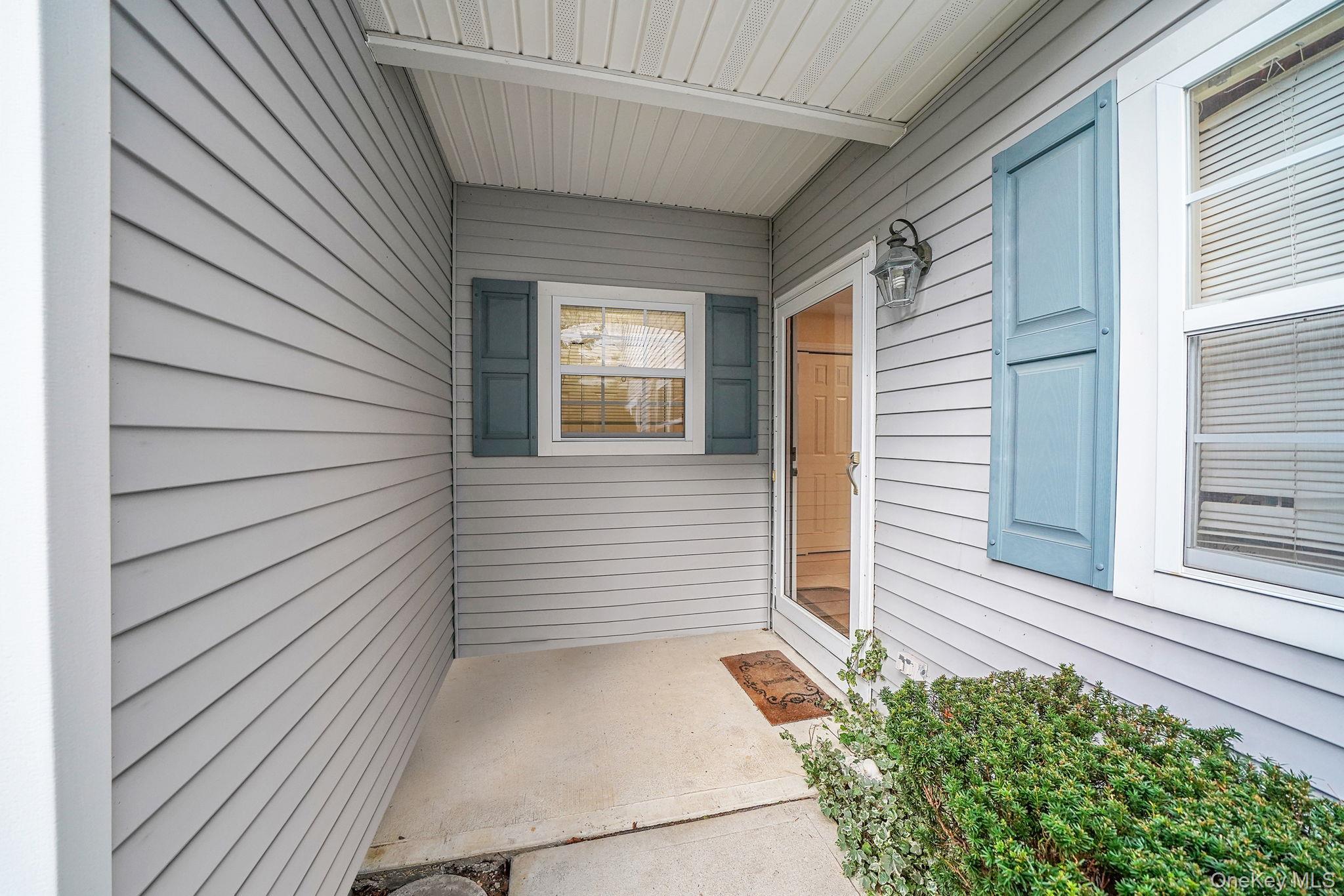 Condo Mirror Pond  Suffolk County, NY 11955, MLS-950265-3