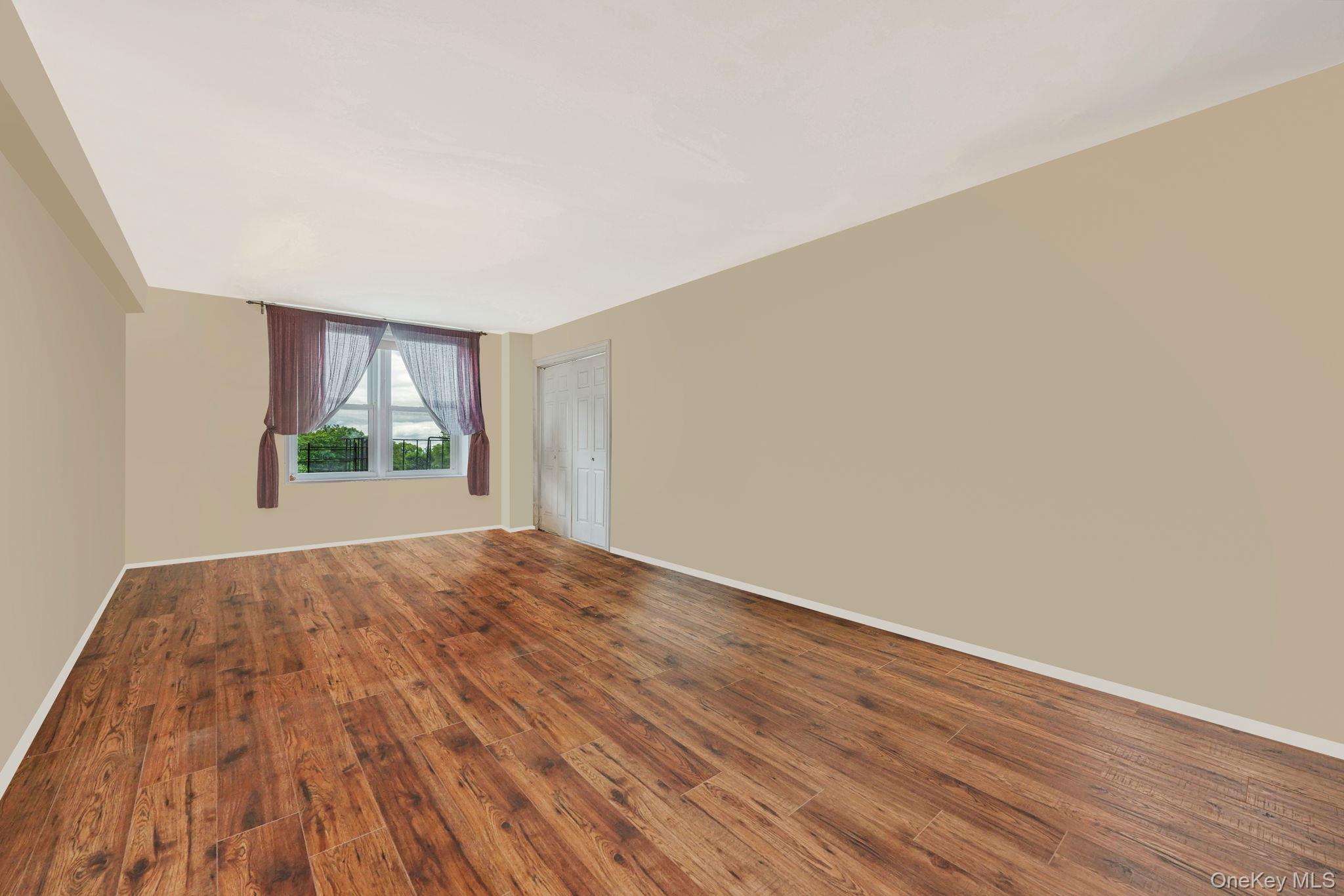 Coop Little Neck  Queens, NY 11362, MLS-950294-12