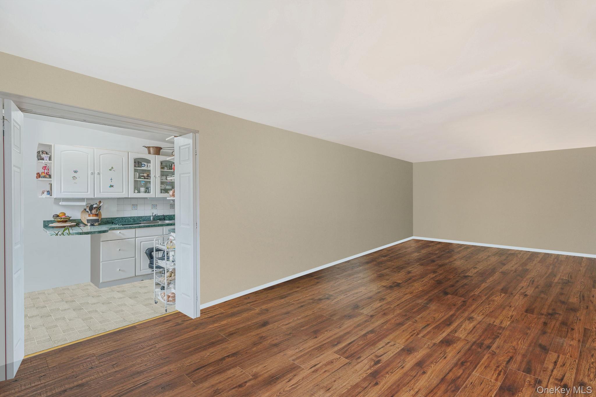 Coop Little Neck  Queens, NY 11362, MLS-950294-16