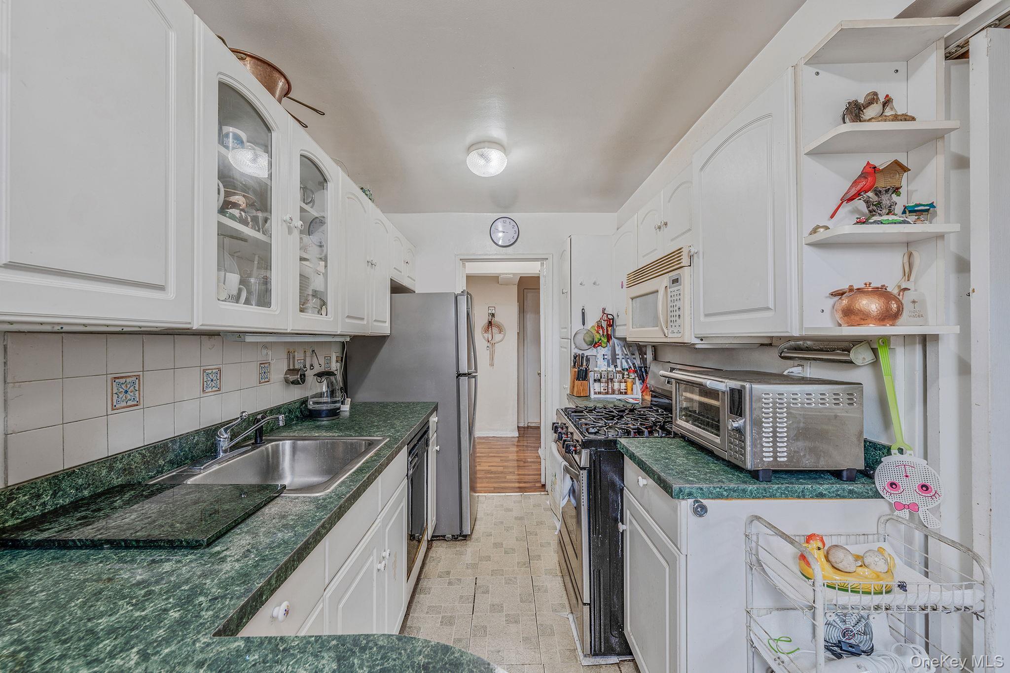 Coop Little Neck  Queens, NY 11362, MLS-950294-20