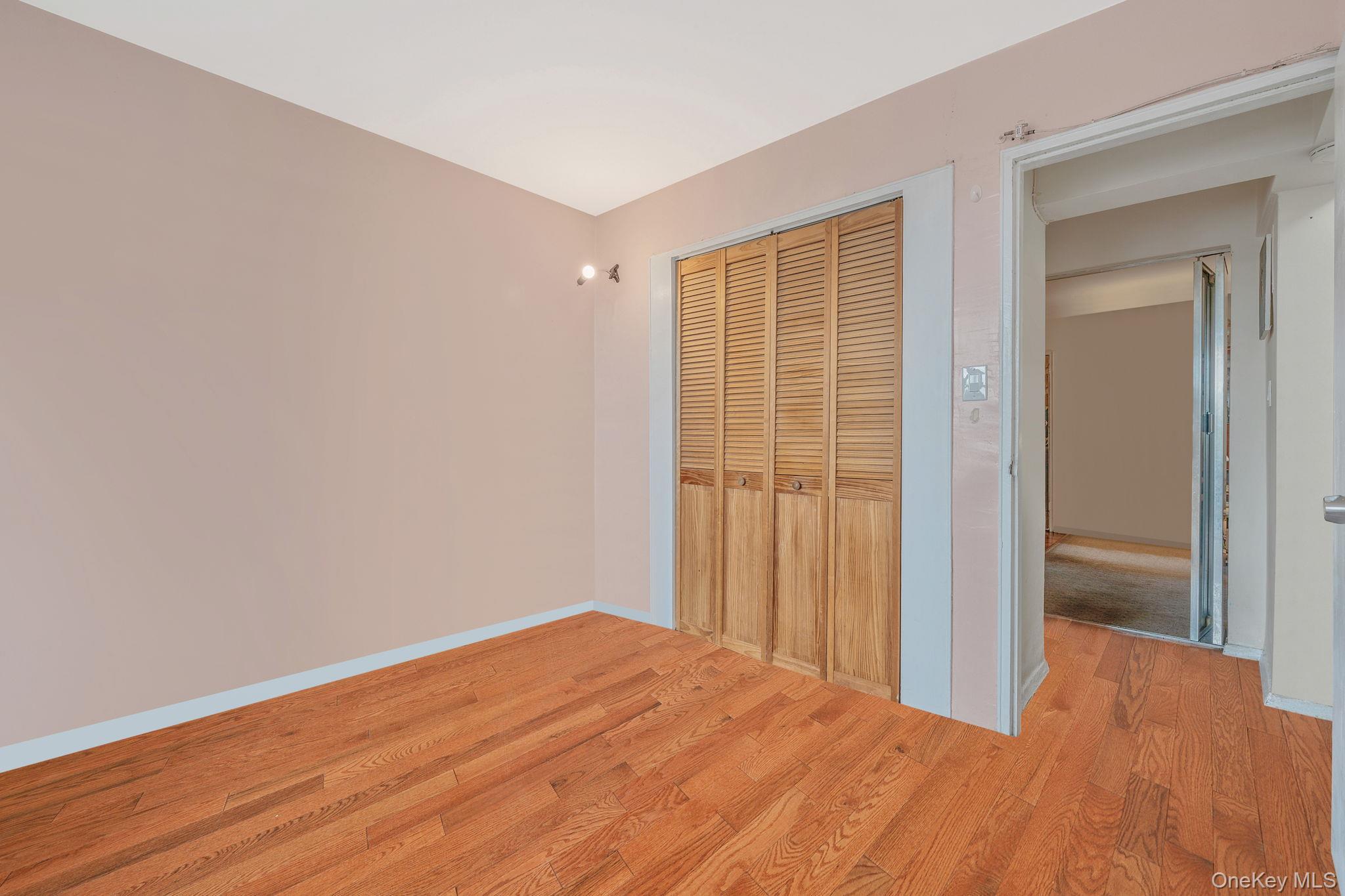 Coop Little Neck  Queens, NY 11362, MLS-950294-25