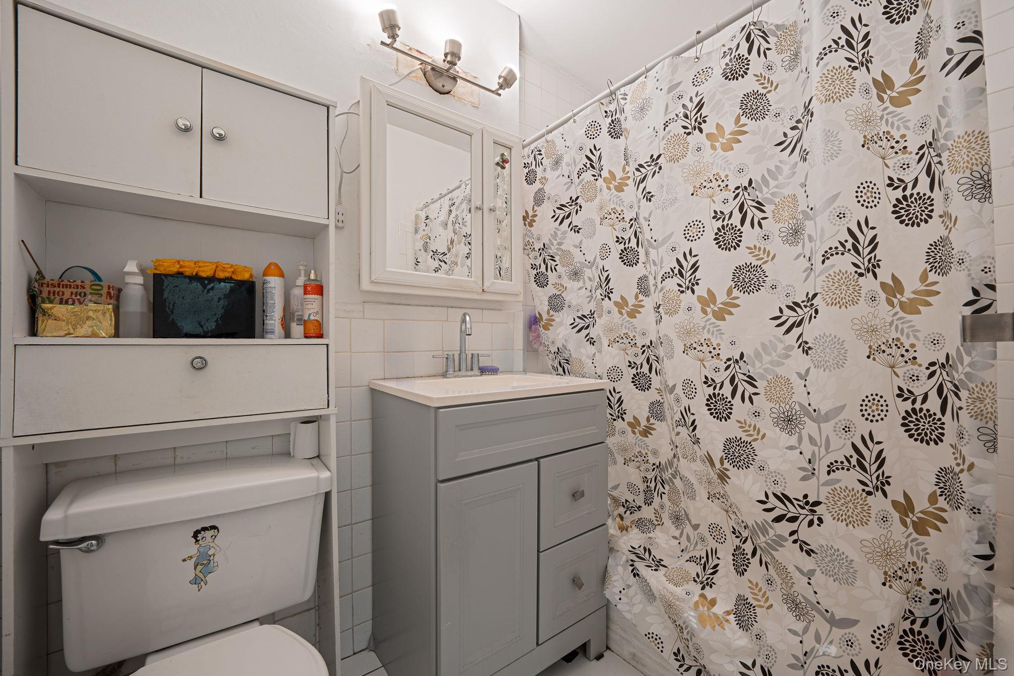 Coop Little Neck  Queens, NY 11362, MLS-950294-29