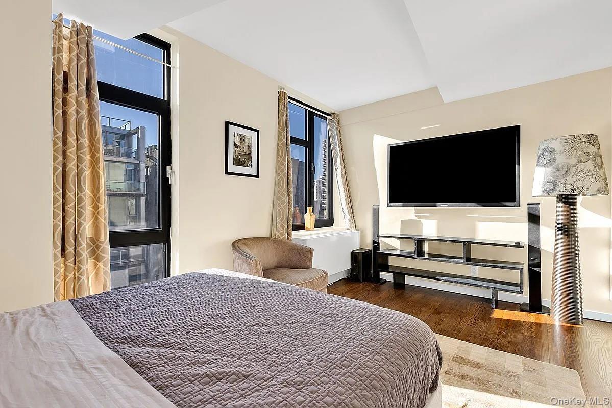 Condo Ocean  Brooklyn, NY 11235, MLS-950342-17