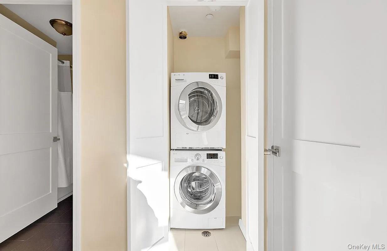 Condo Ocean  Brooklyn, NY 11235, MLS-950342-24