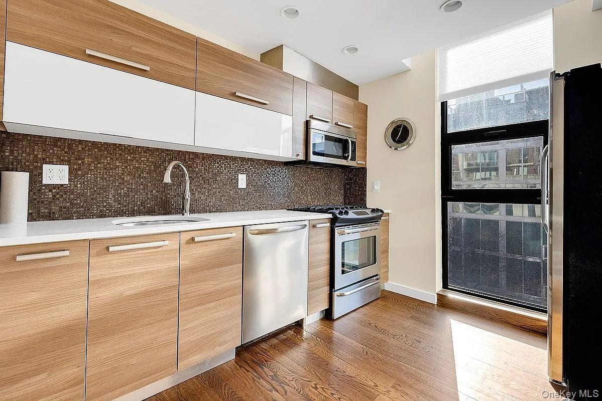 Condo Ocean  Brooklyn, NY 11235, MLS-950342-4