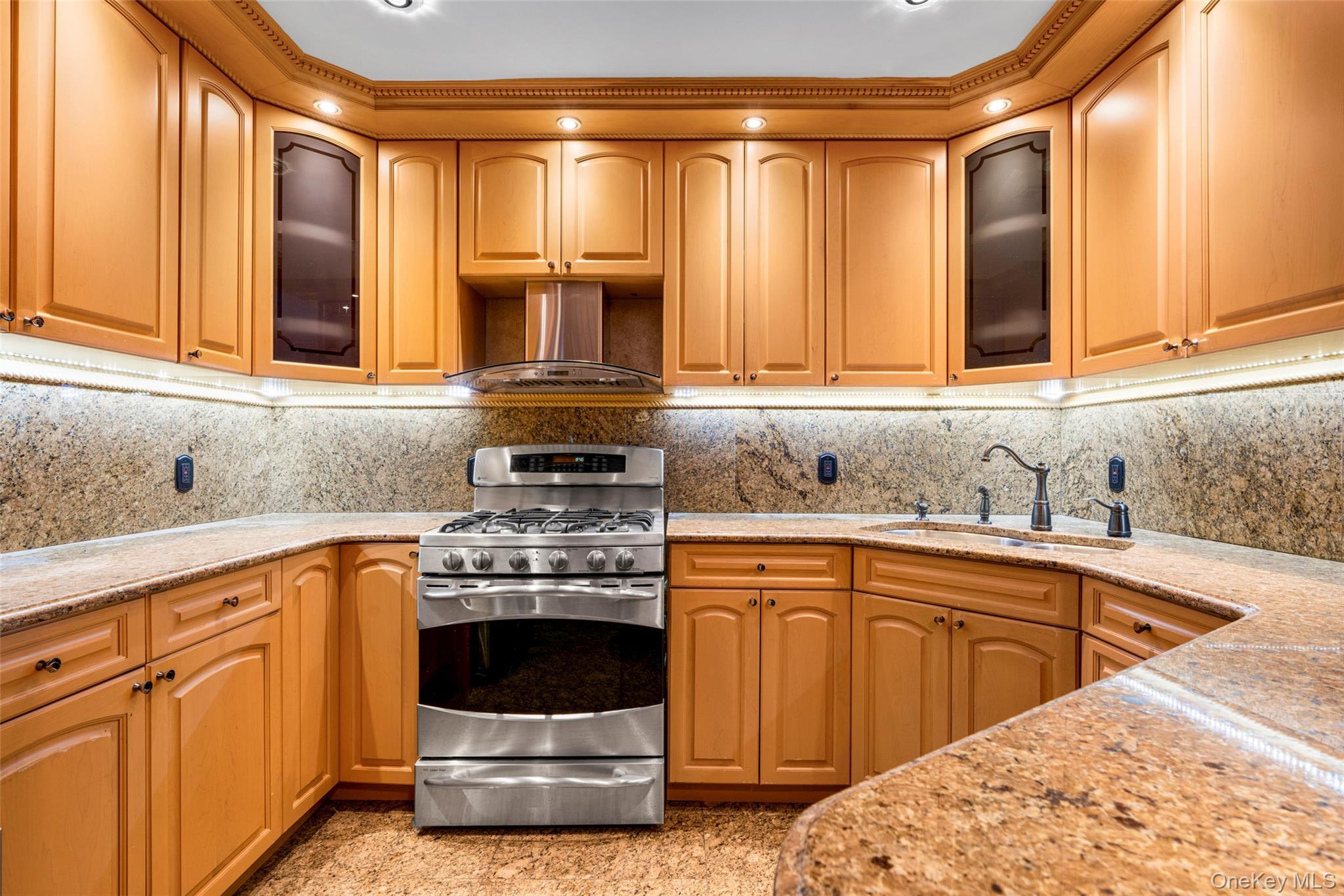 Single Family Dean Bronx, NY 10465, MLS-950356-7