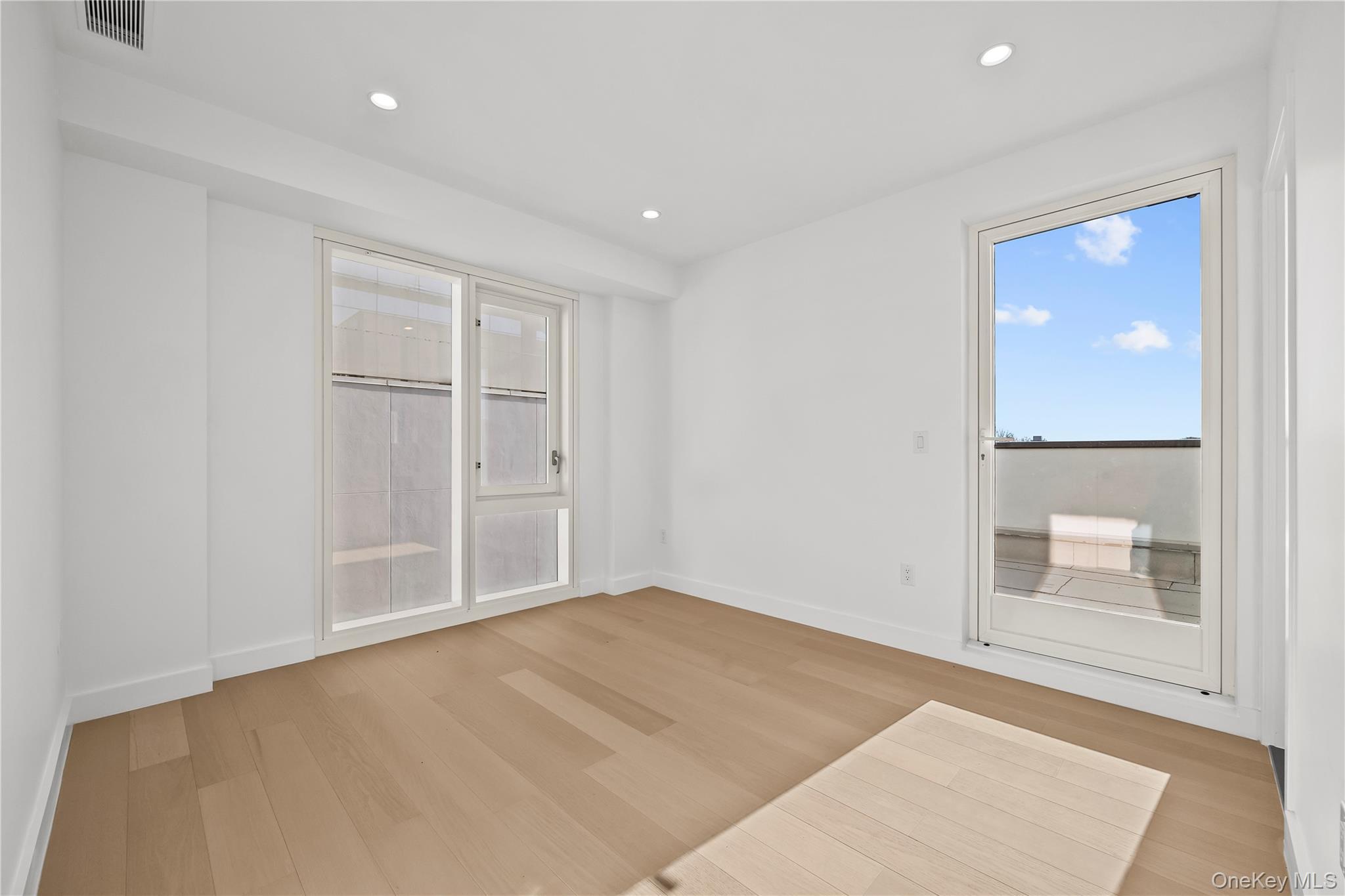 Condo Northern  Queens, NY 11354, MLS-950357-13