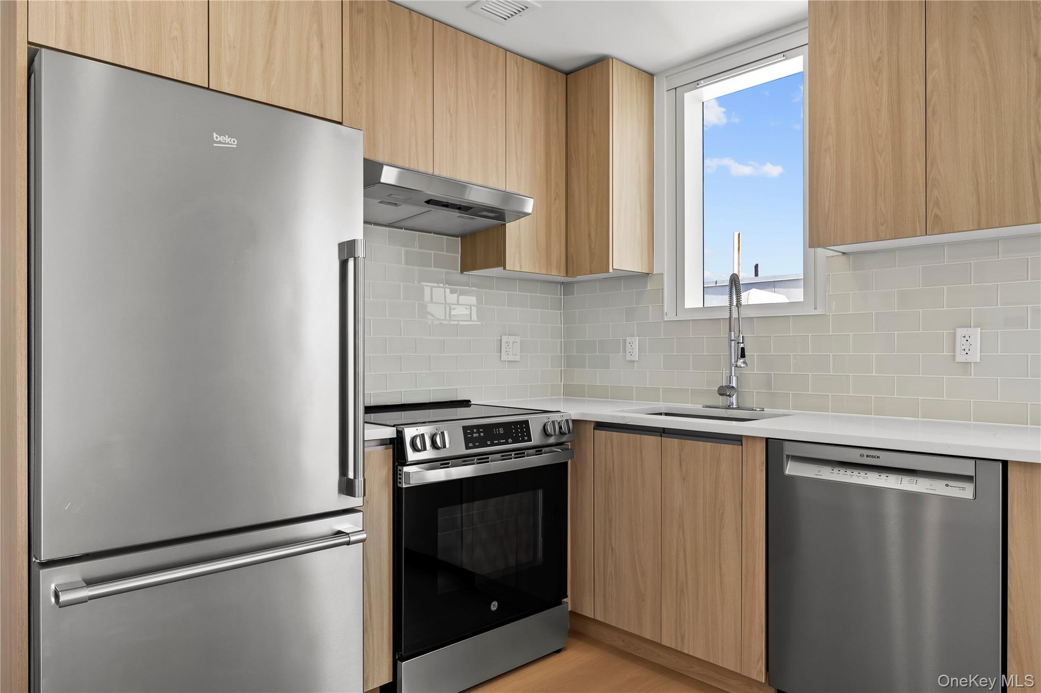 Condo Northern  Queens, NY 11354, MLS-950357-5