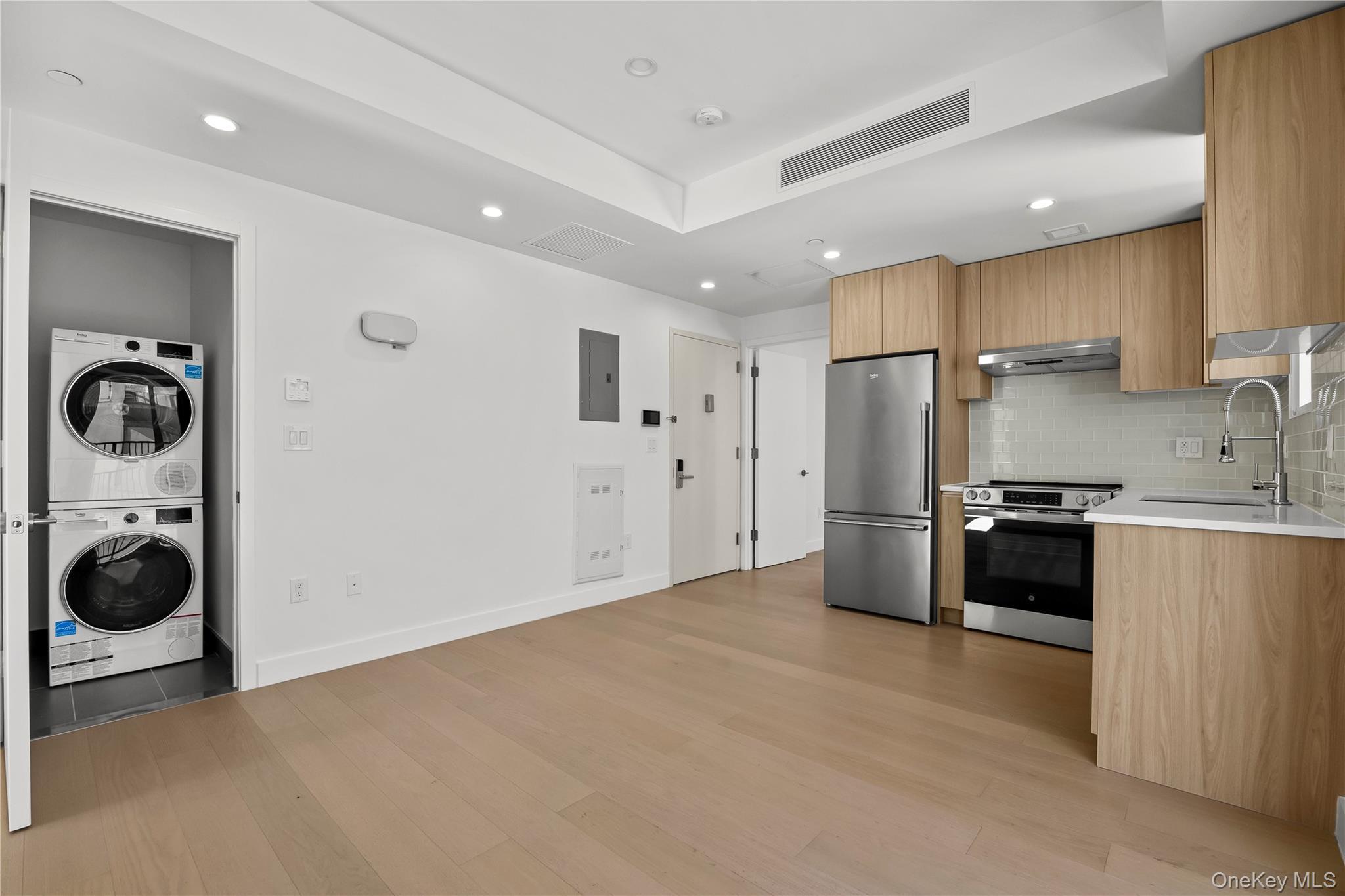 Condo Northern  Queens, NY 11354, MLS-950357-6