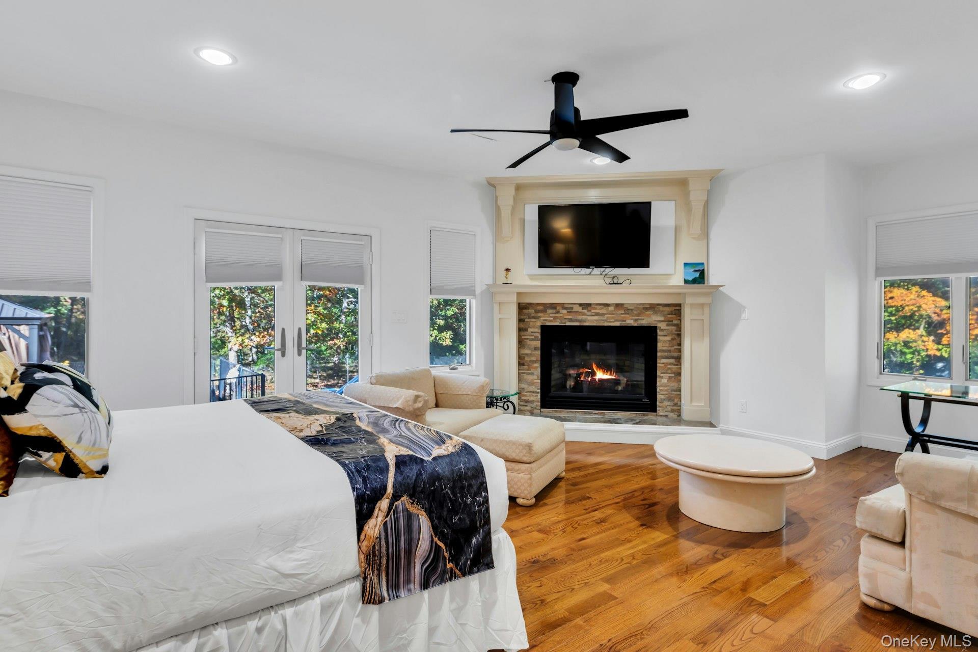 Single Family Bay Woods Drive  Suffolk County, NY 11946, MLS-950375-31