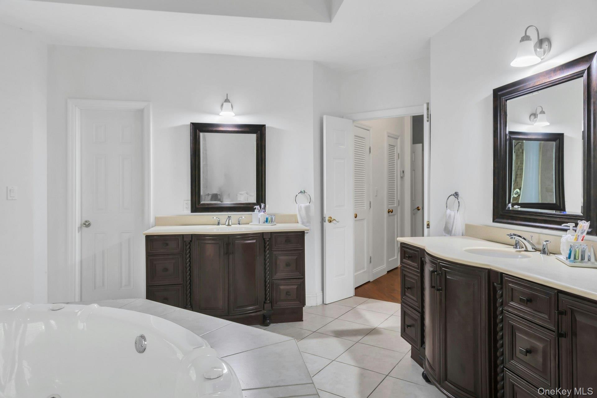Single Family Bay Woods Drive  Suffolk County, NY 11946, MLS-950375-33