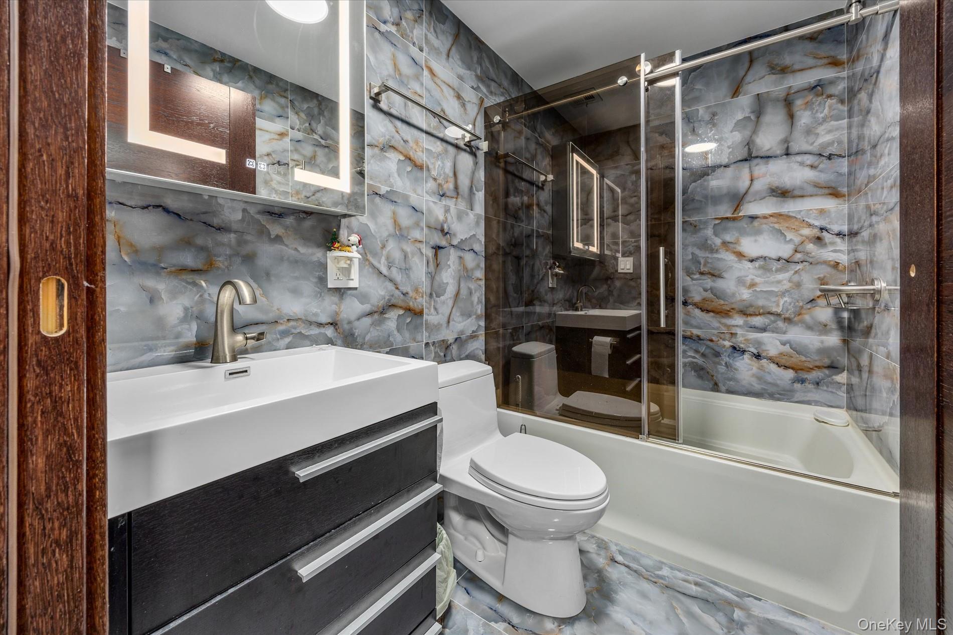 Condo Brighton 6th  Brooklyn, NY 11235, MLS-950401-13