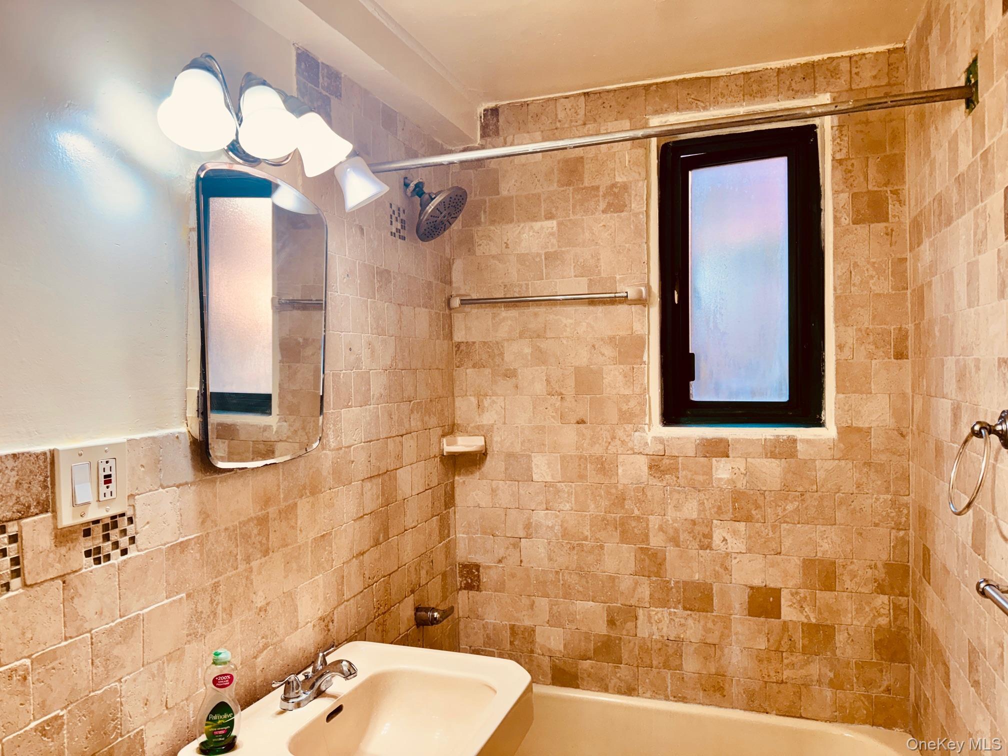 Condo Metropolitan  Bronx, NY 10462, MLS-950424-7