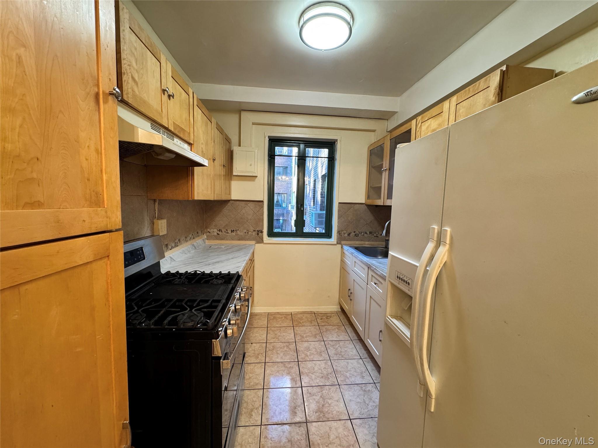 Condo Metropolitan  Bronx, NY 10462, MLS-950424-8