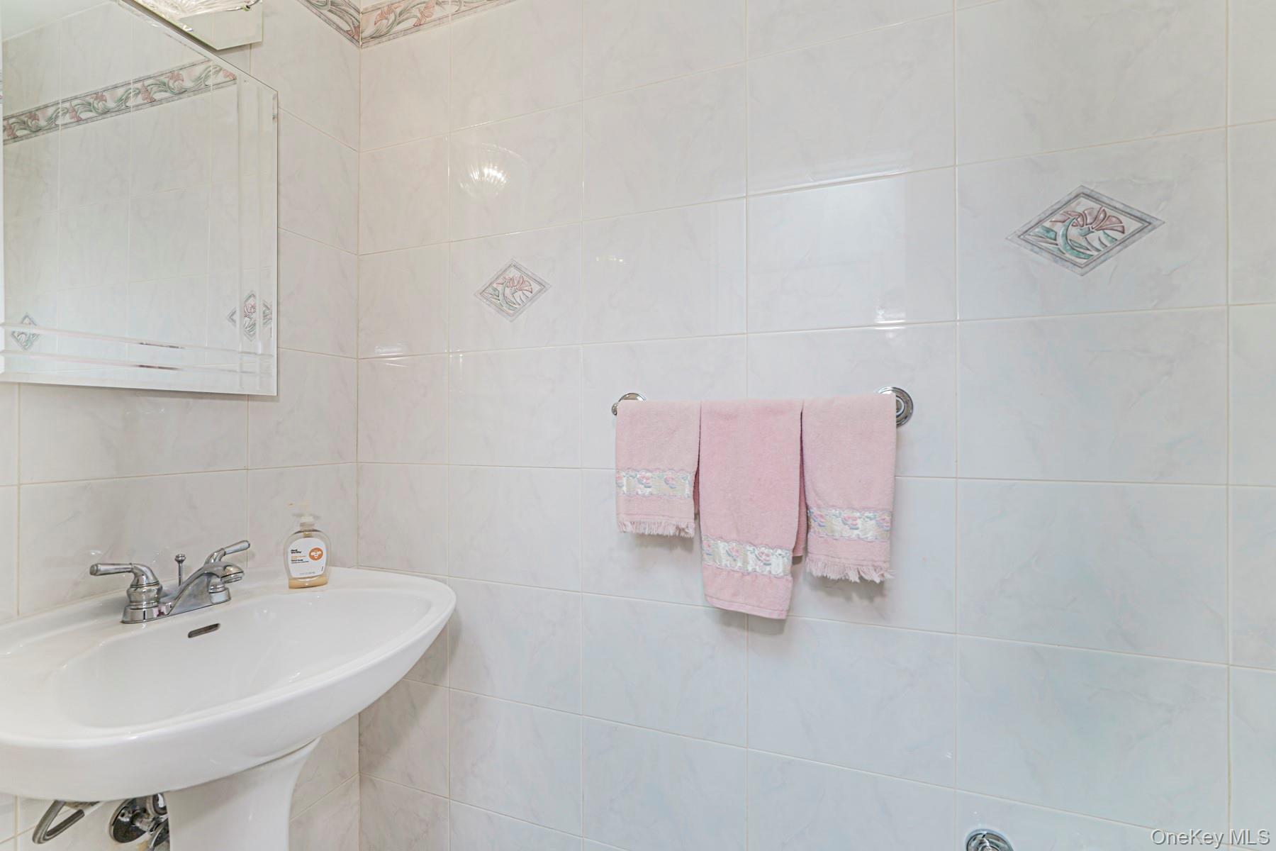 Single Family Ironwood  Staten Island, NY 10308, MLS-950479-6