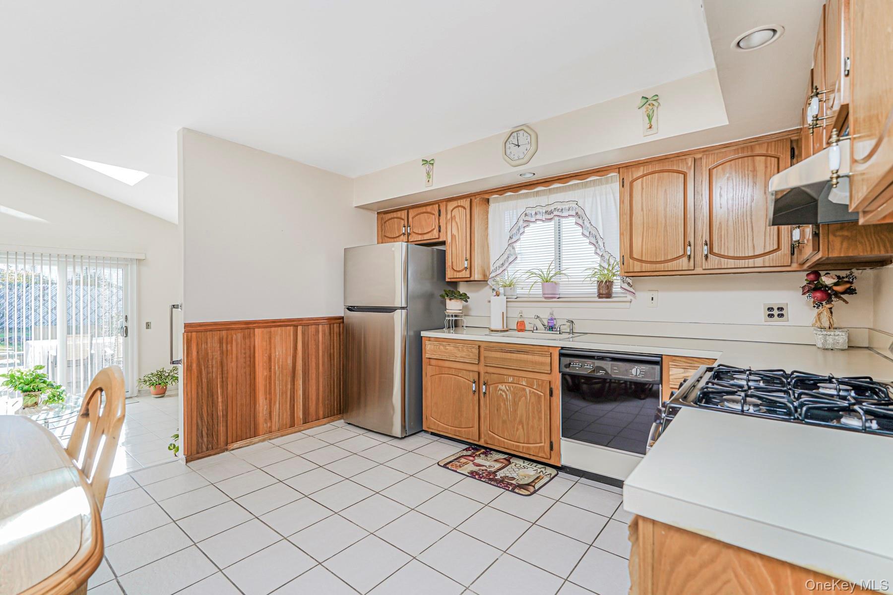 Single Family Ironwood  Staten Island, NY 10308, MLS-950479-8