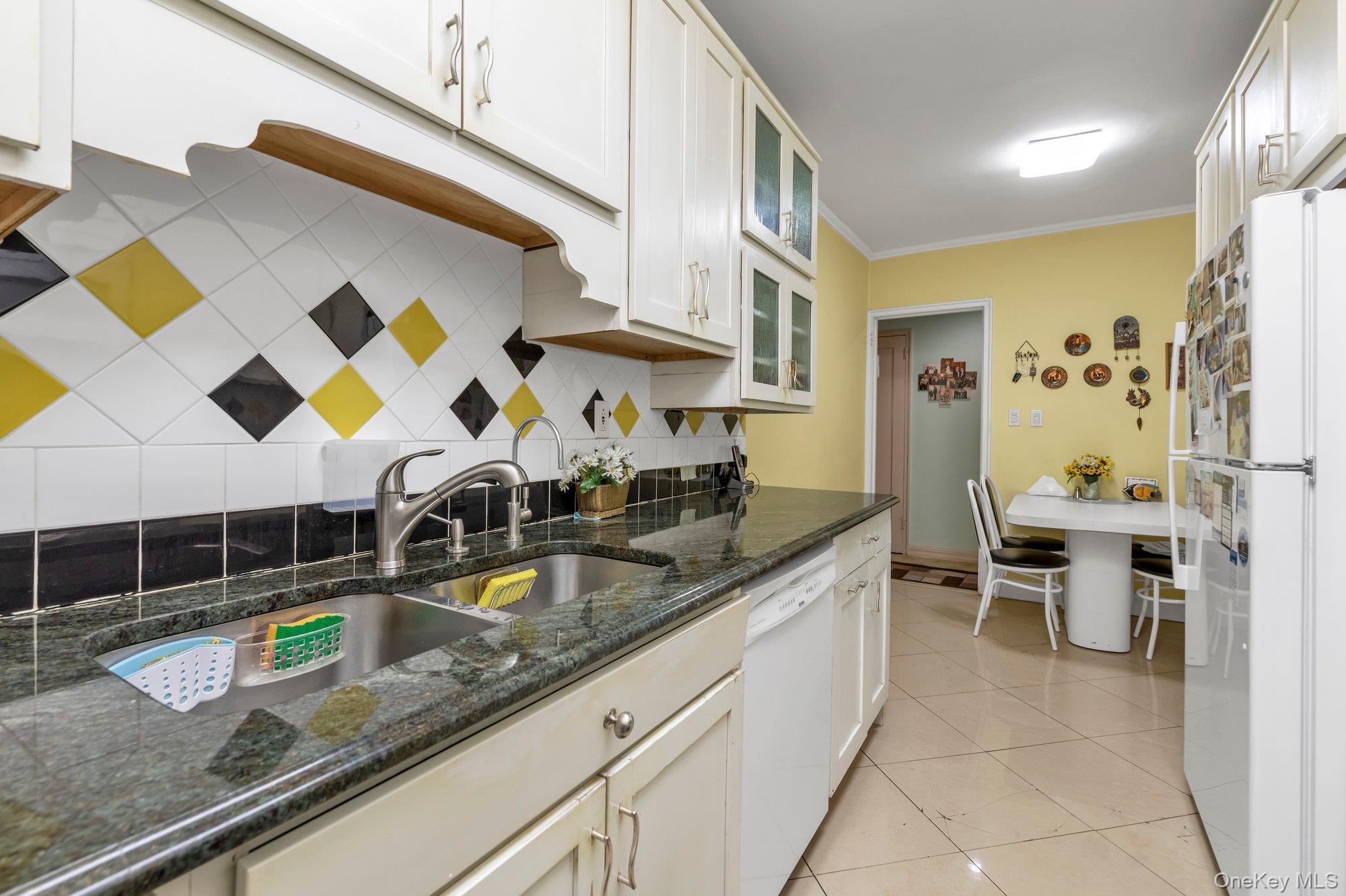 Coop Yellowstone  Queens, NY 11375, MLS-950595-8