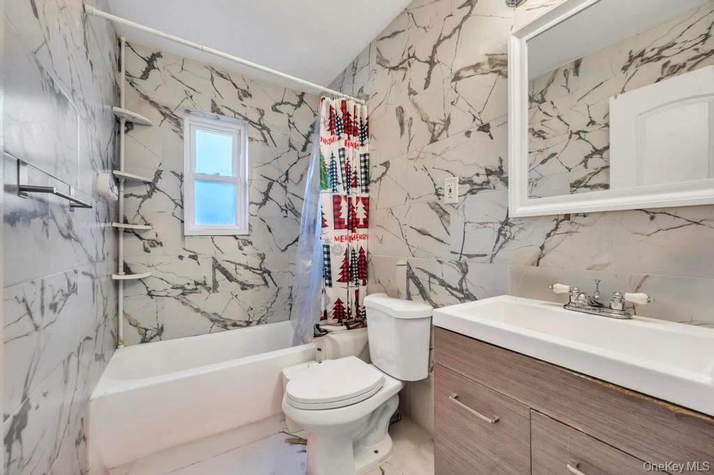 Single Family Zoller  Queens, NY 11434, MLS-950604-16