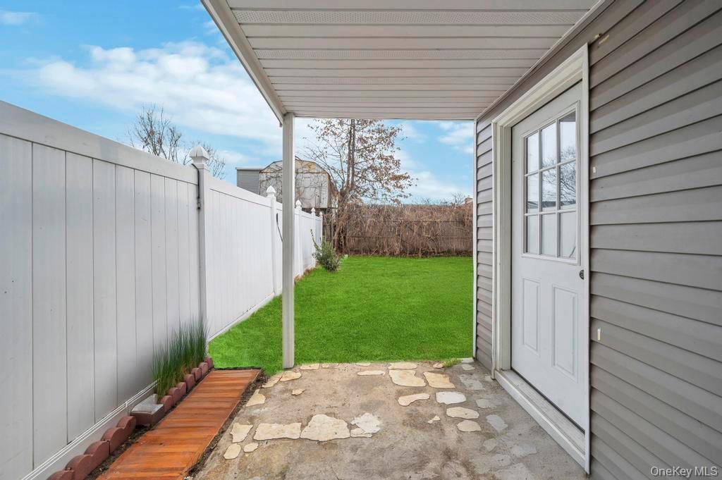 Single Family Zoller  Queens, NY 11434, MLS-950604-22