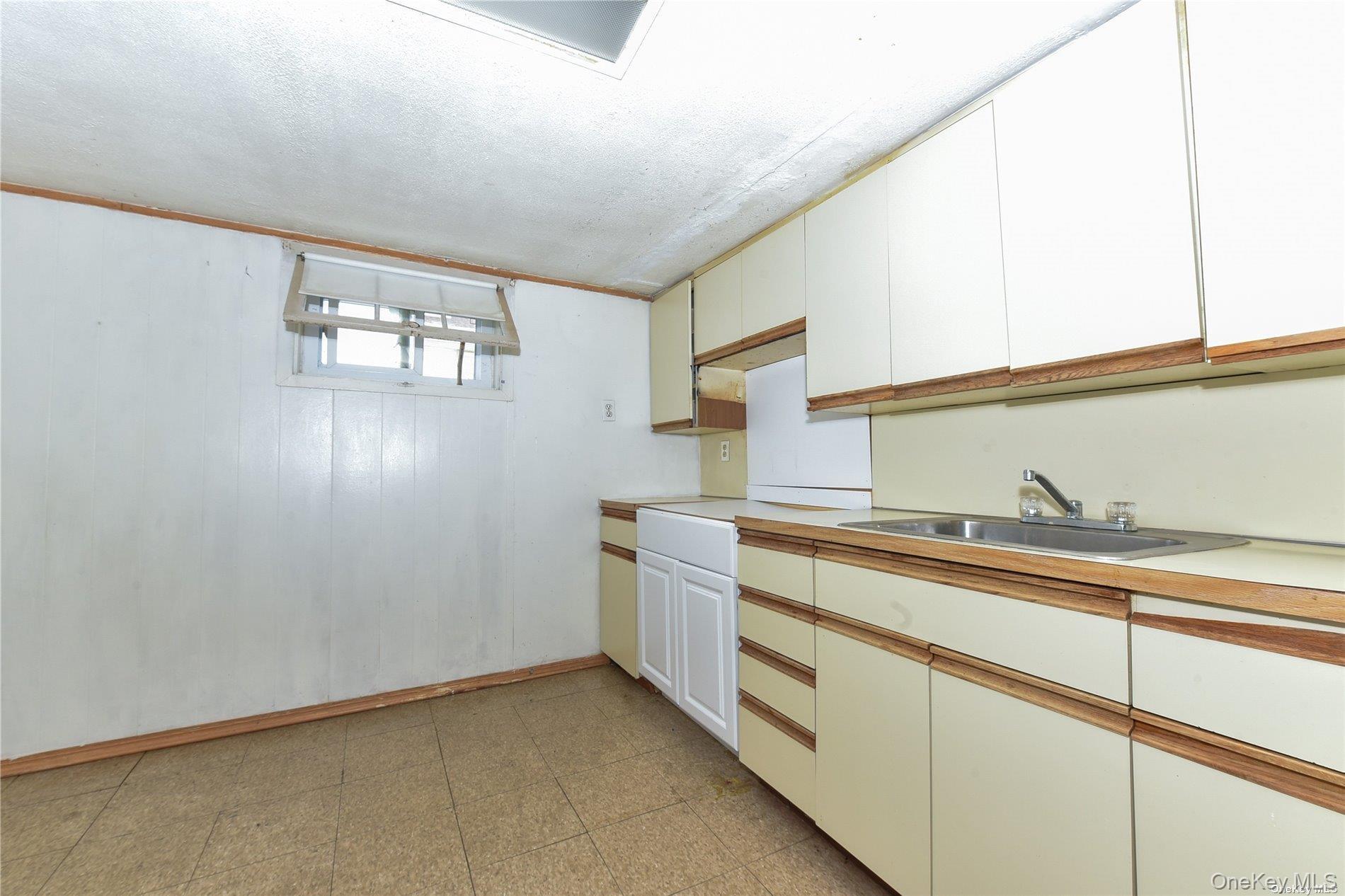 Single Family 115th  Queens, NY 11420, MLS-950624-29