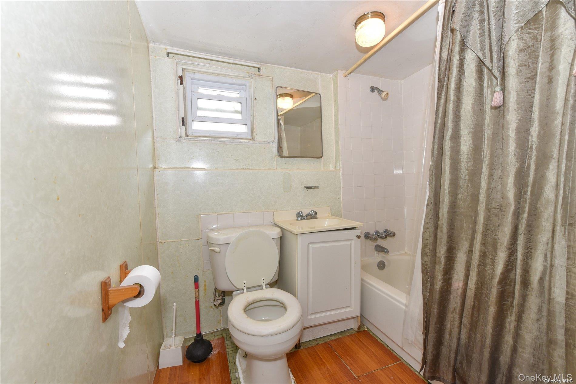 Single Family 115th  Queens, NY 11420, MLS-950624-31