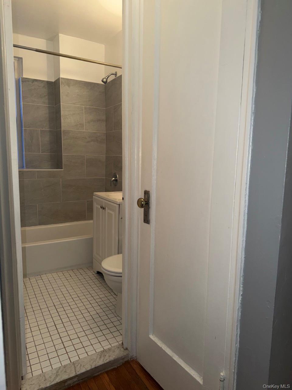 Apartment E Mosholu  Bronx, NY 10458, MLS-950637-10