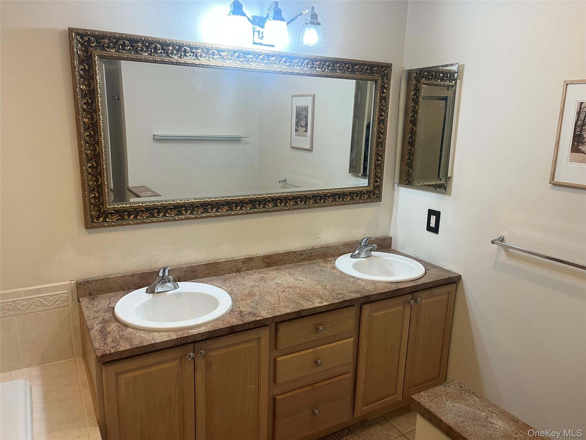 Condo Lakeview Suffolk County, NY 11949, MLS-950653-12