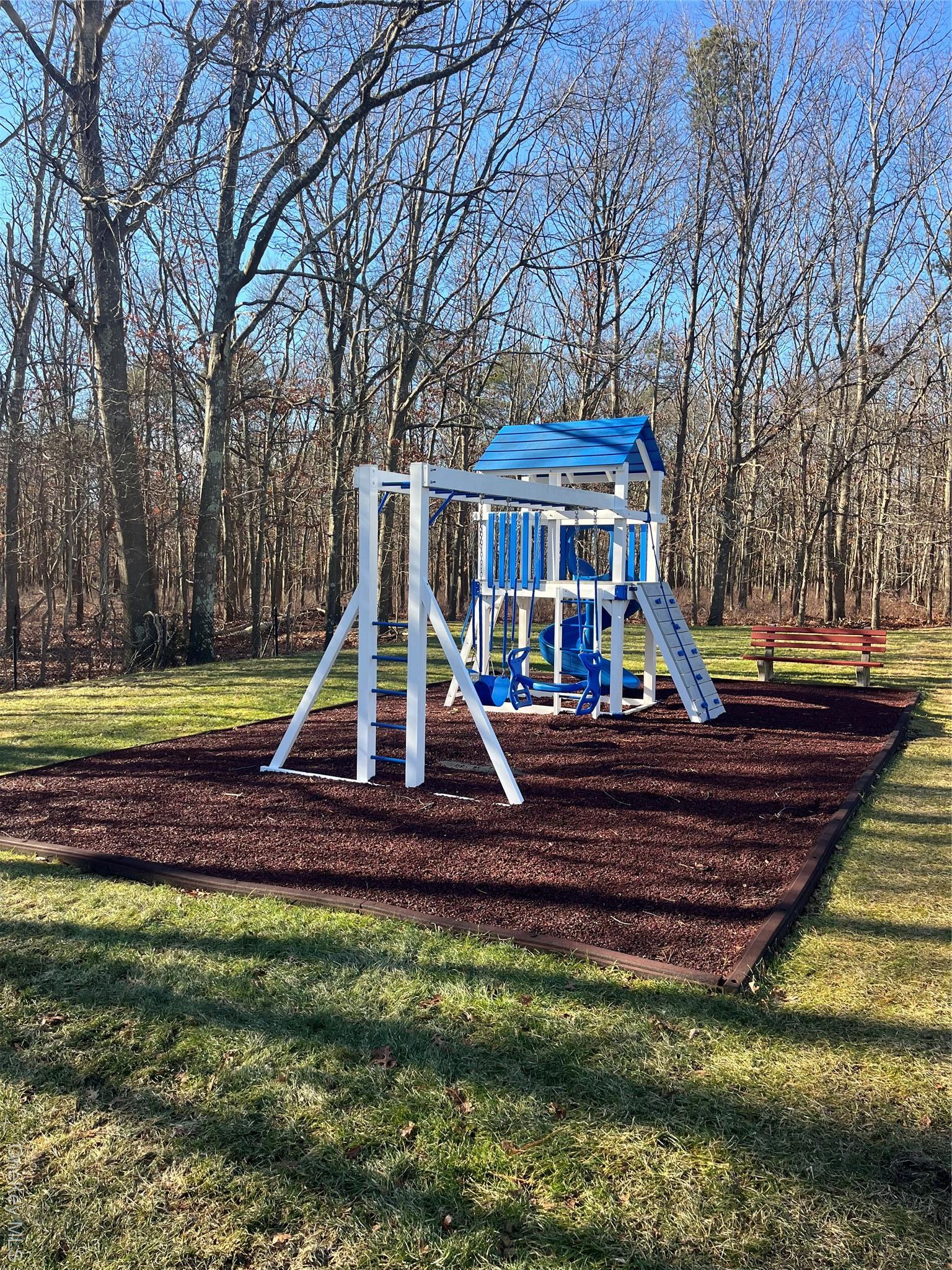 Condo Lakeview Suffolk County, NY 11949, MLS-950653-21