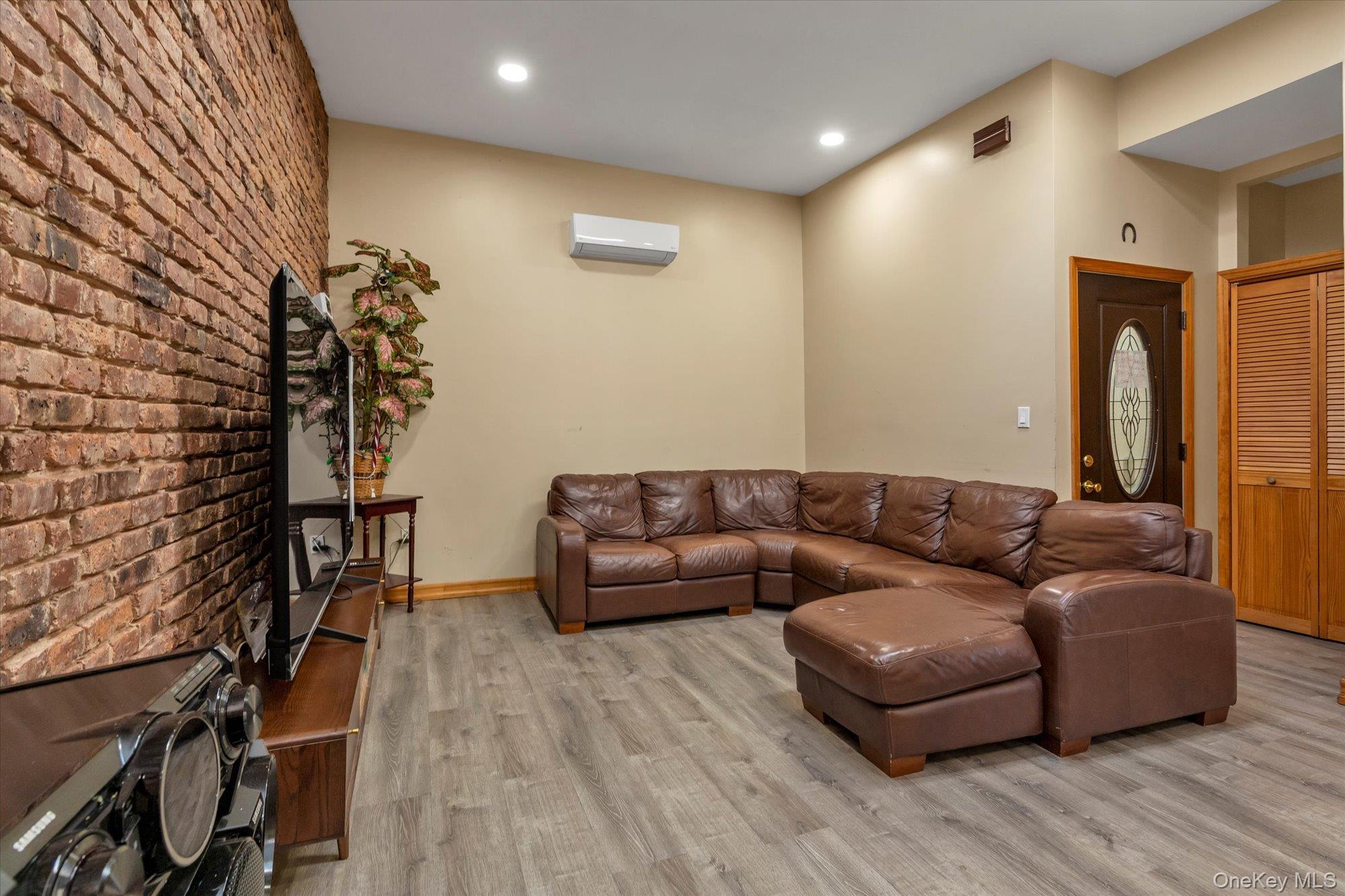 Single Family Charlotte  Queens, NY 11385, MLS-950658-11