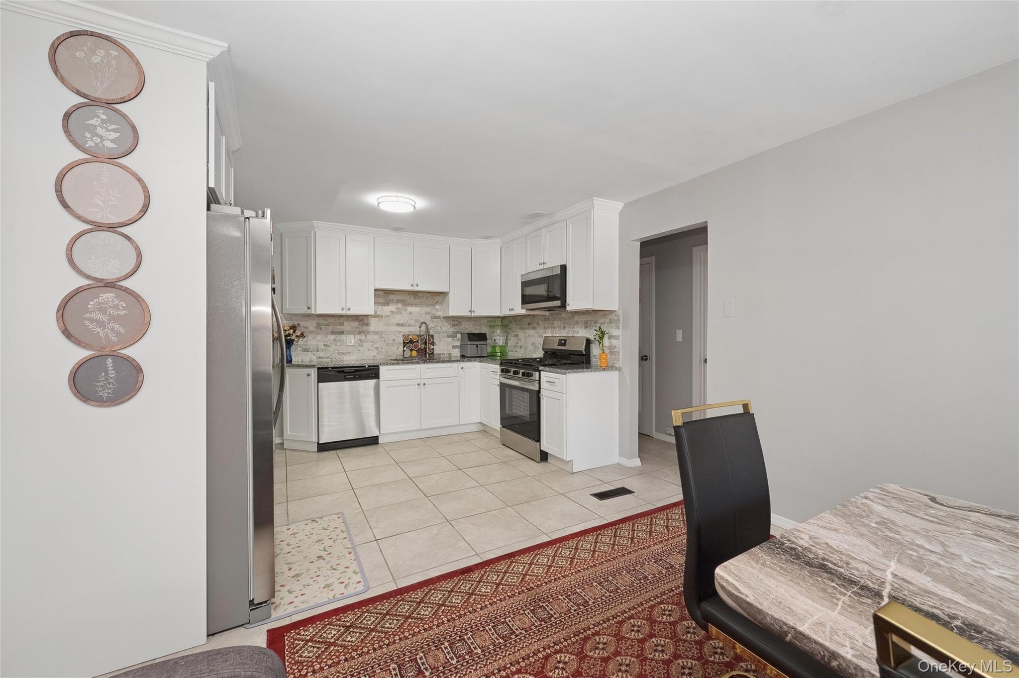 Single Family 21st  Suffolk County, NY 11706, MLS-950674-15