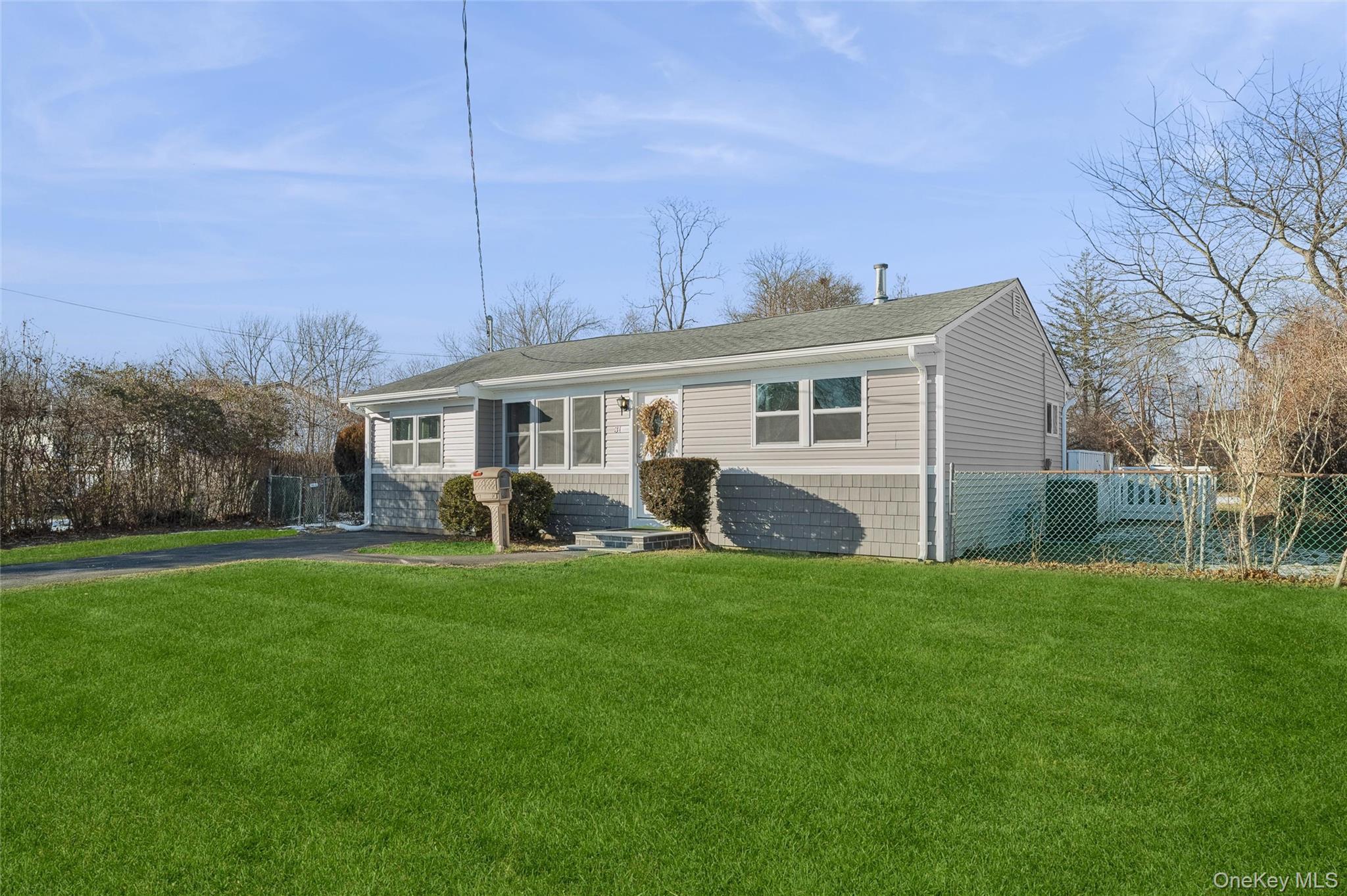 Single Family 21st  Suffolk County, NY 11706, MLS-950674-2