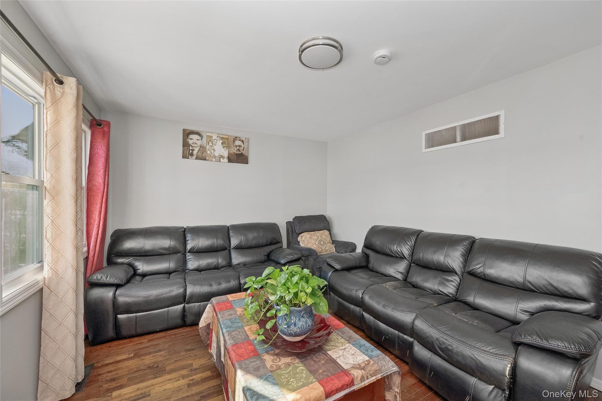 Single Family 21st  Suffolk County, NY 11706, MLS-950674-5