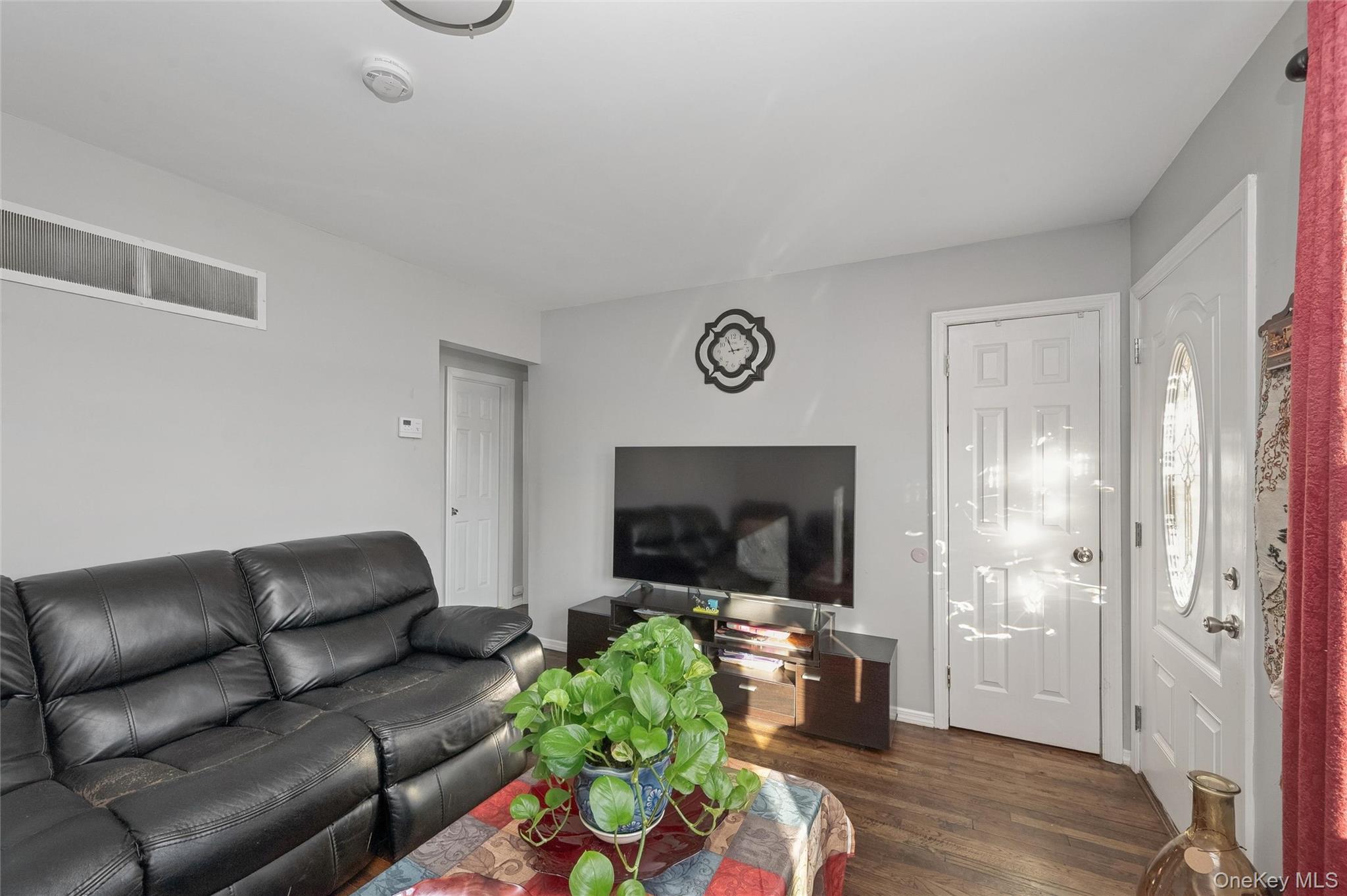 Single Family 21st  Suffolk County, NY 11706, MLS-950674-6