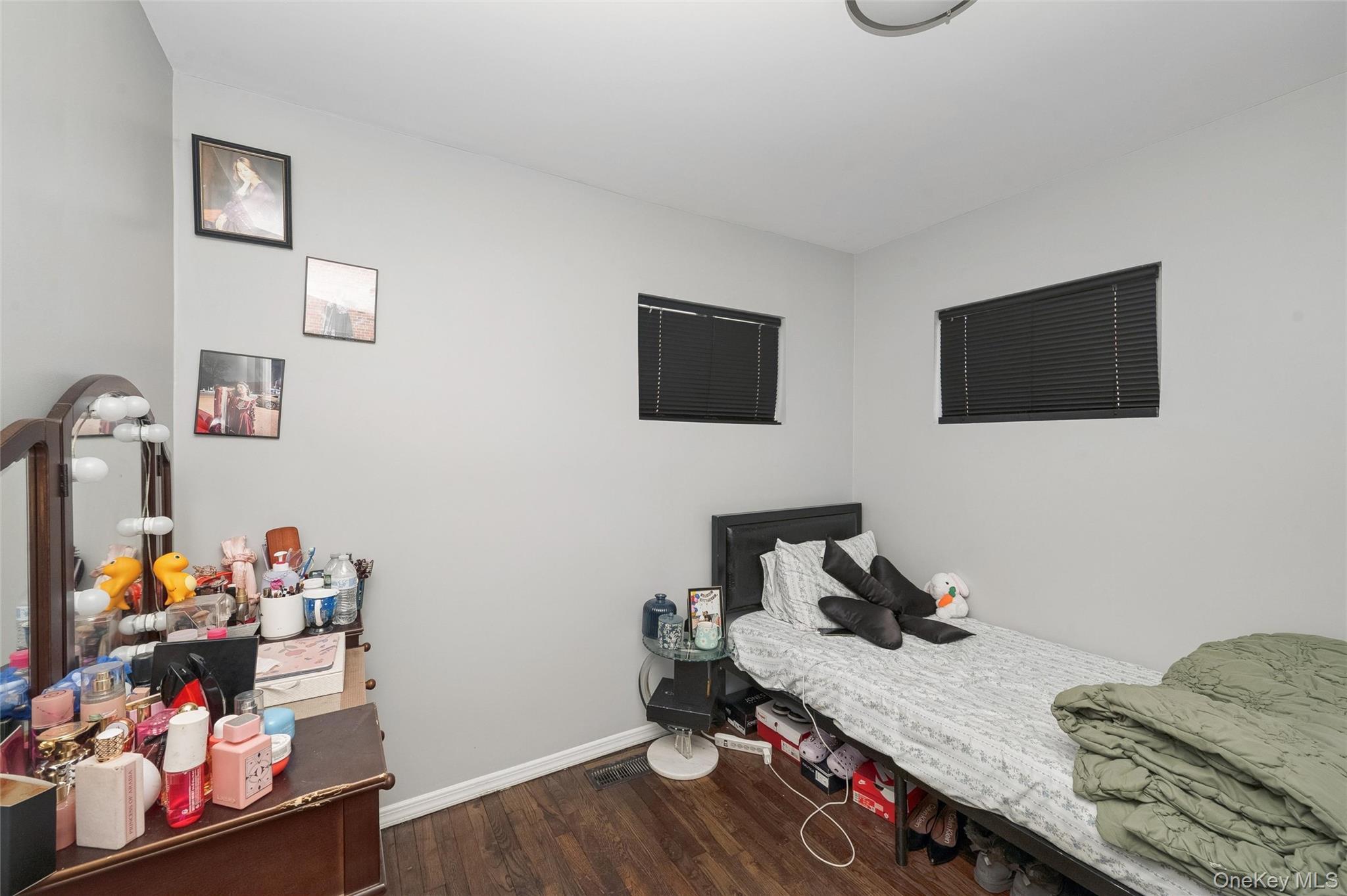 Single Family 21st  Suffolk County, NY 11706, MLS-950674-8