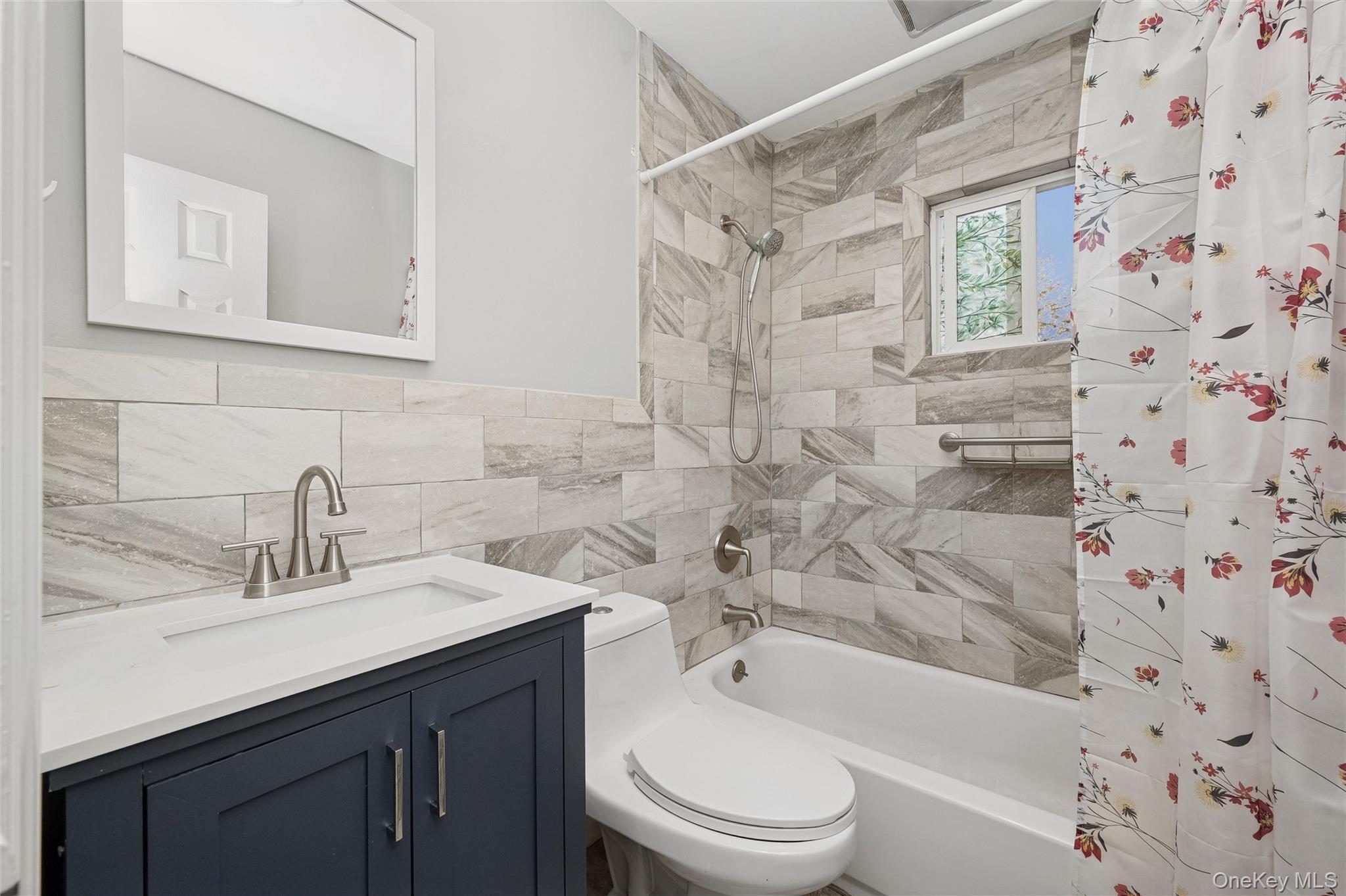 Single Family 21st  Suffolk County, NY 11706, MLS-950674-9