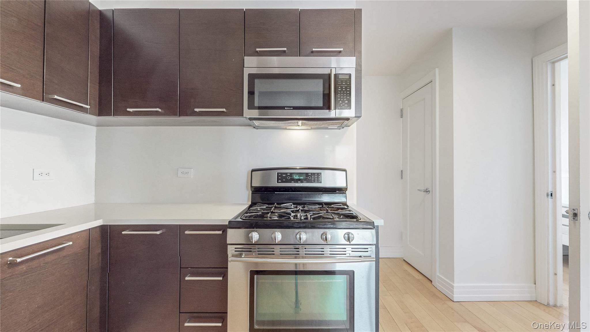 Condo Yellowstone Queens, NY 11375, MLS-950698-11