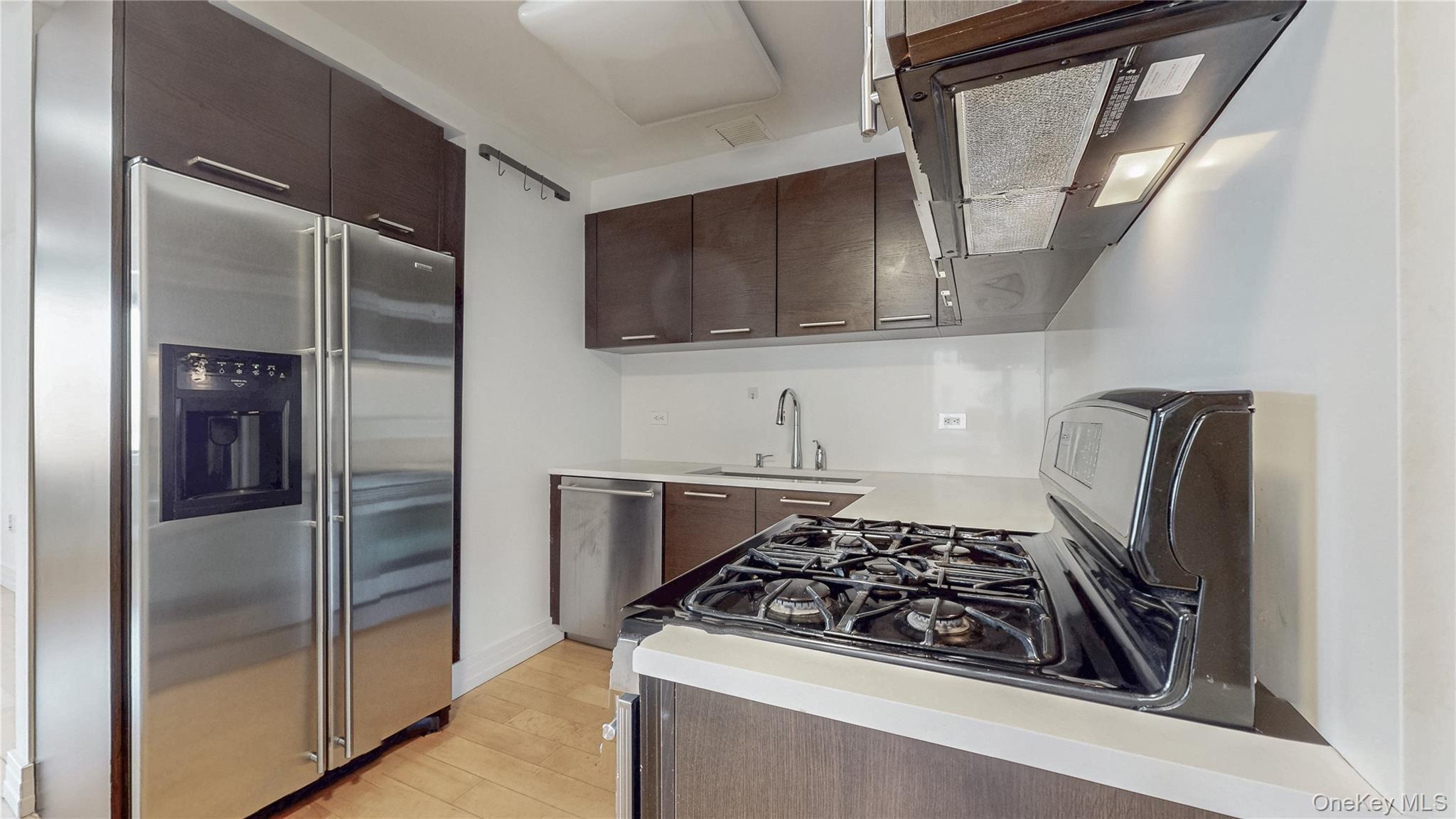 Condo Yellowstone Queens, NY 11375, MLS-950698-12