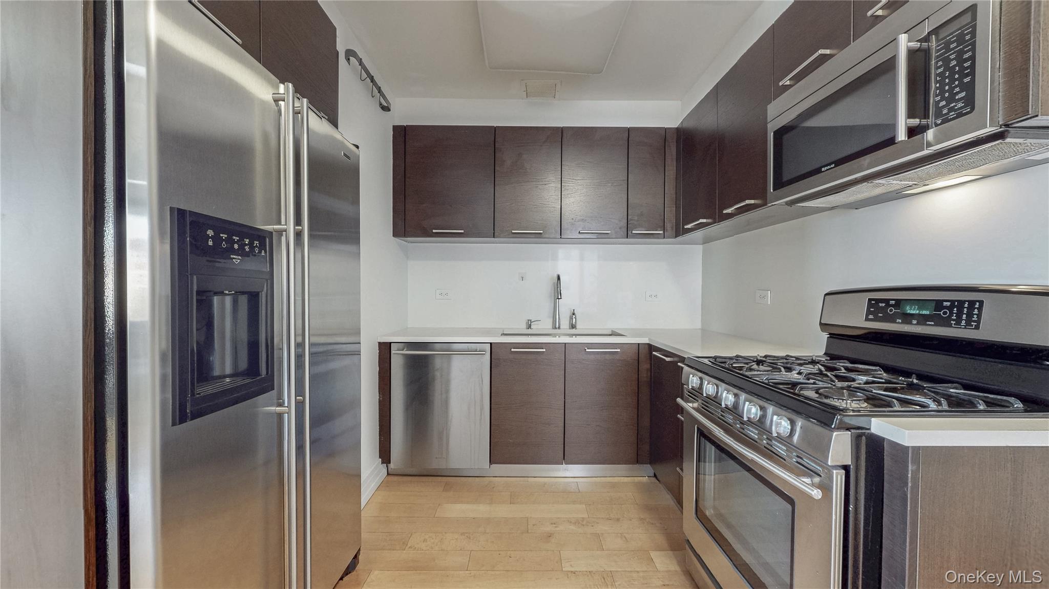 Condo Yellowstone Queens, NY 11375, MLS-950698-3