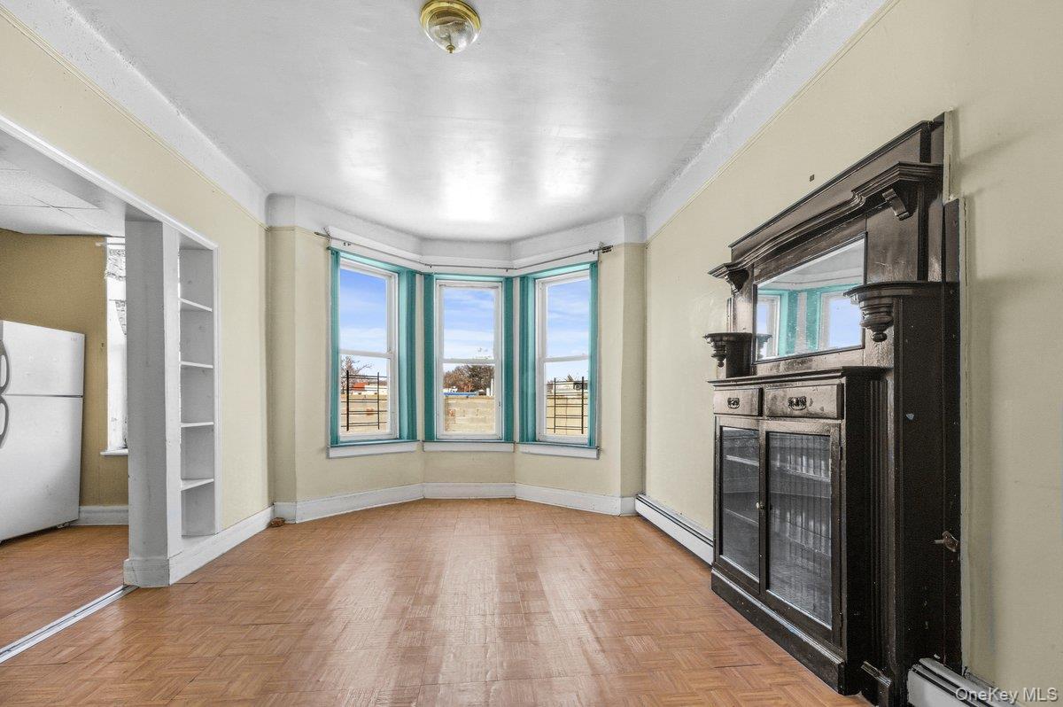 Single Family 94th Queens, NY 11416, MLS-950702-10