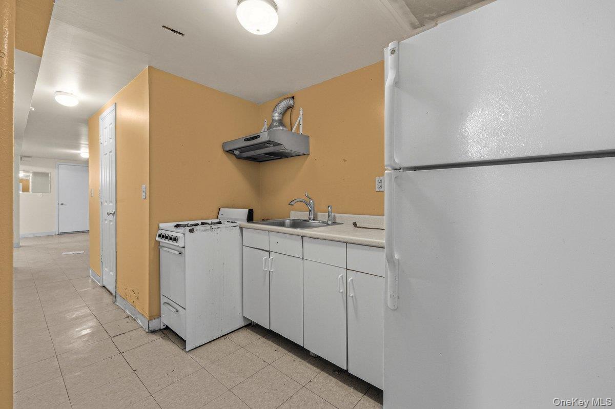 Single Family 94th Queens, NY 11416, MLS-950702-12