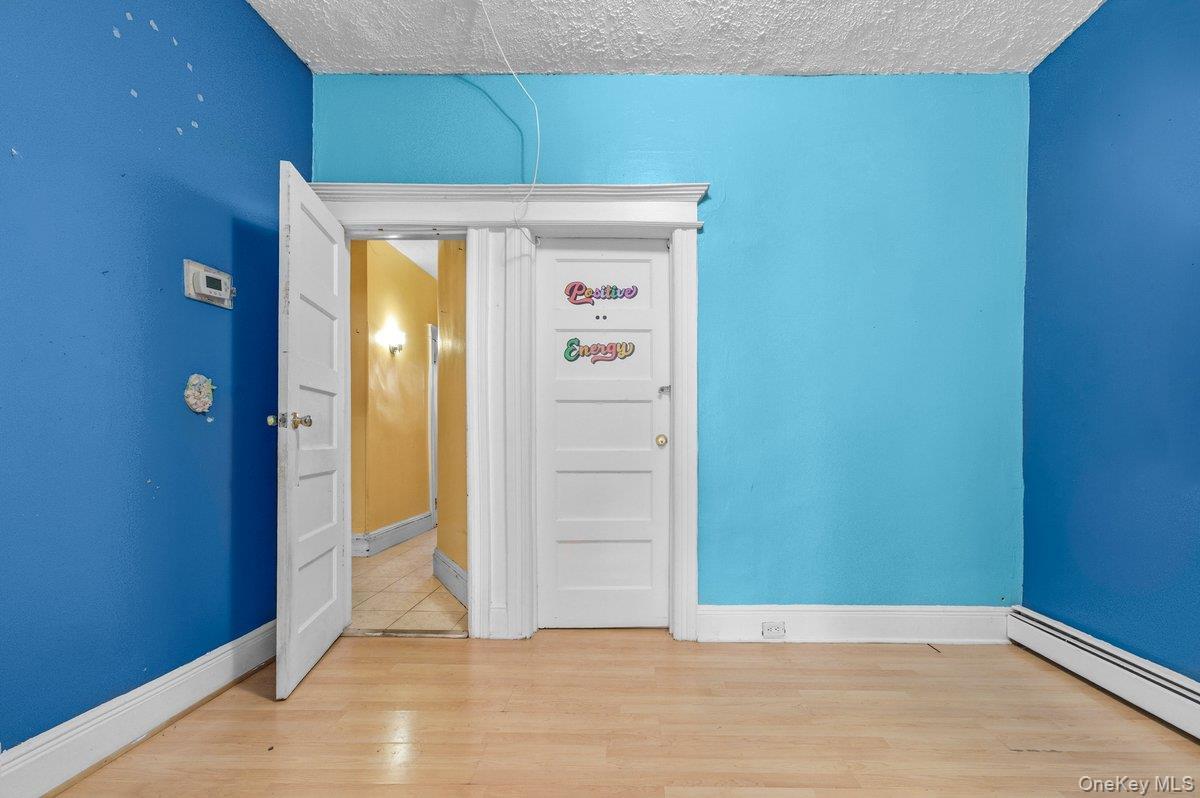 Single Family 94th Queens, NY 11416, MLS-950702-6