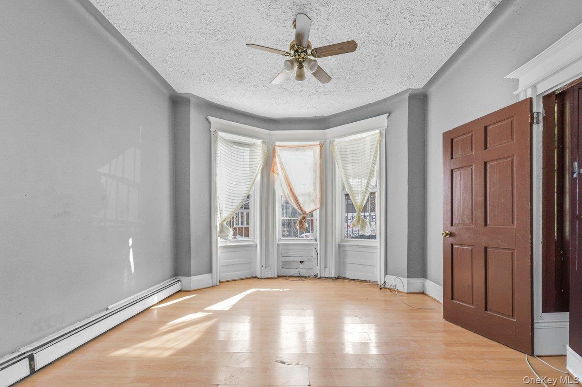 Single Family 94th Queens, NY 11416, MLS-950702-7