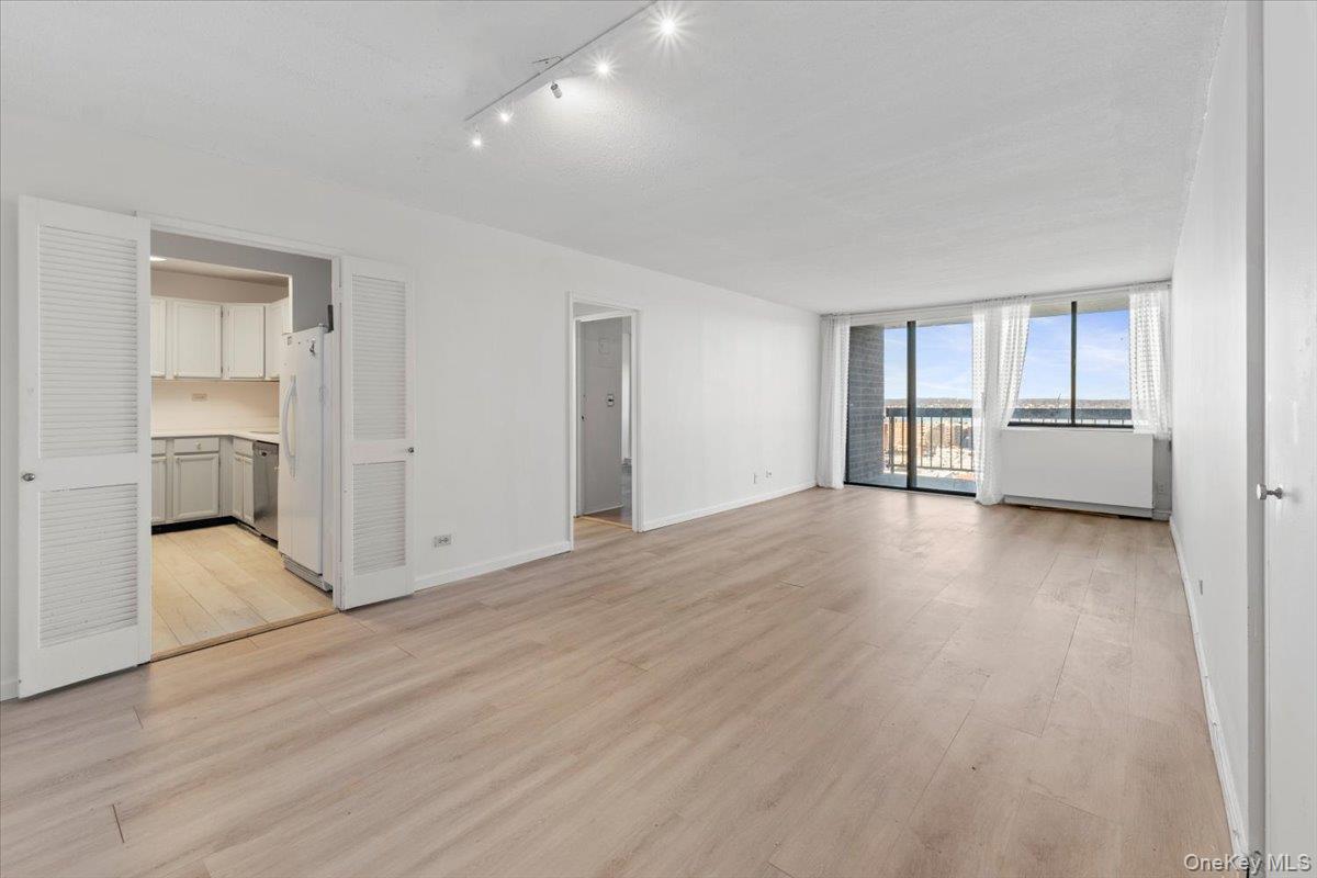 Condo Bay Club  Queens, NY 11360, MLS-950711-4